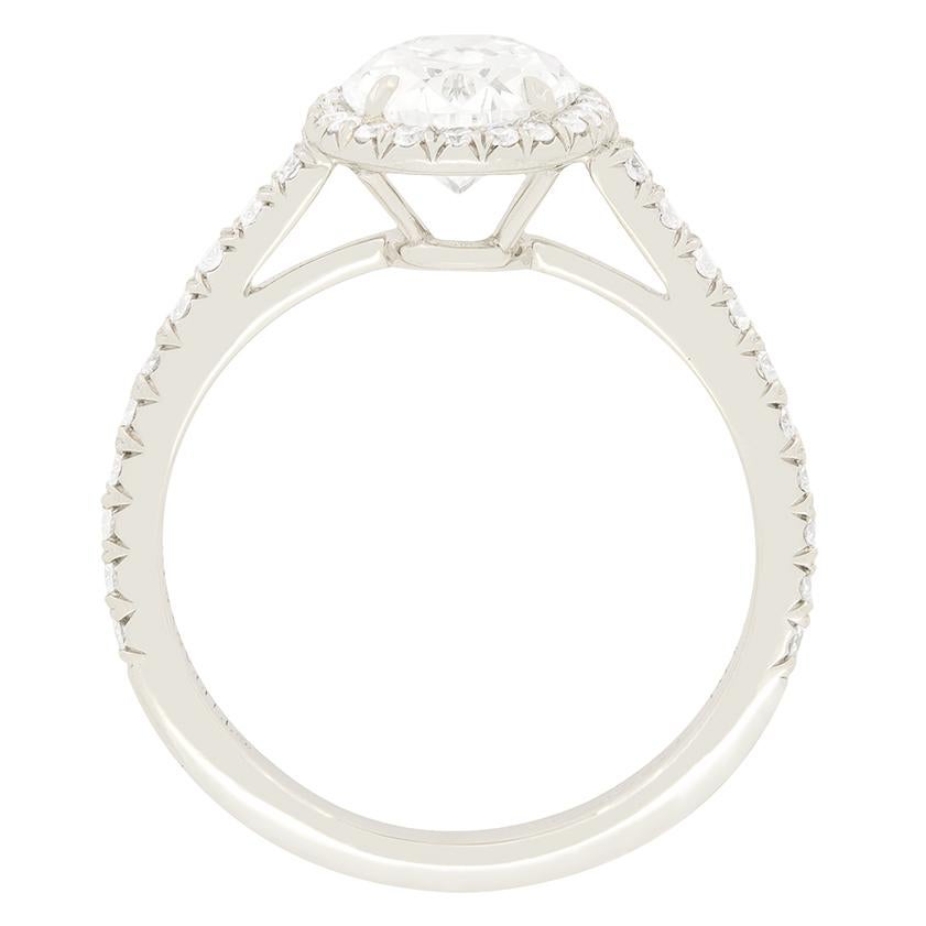 Tiffany & Co Soleste Oval 1,14 Karat Diamant Halo-Ring mit Halo-Ring Damen im Angebot