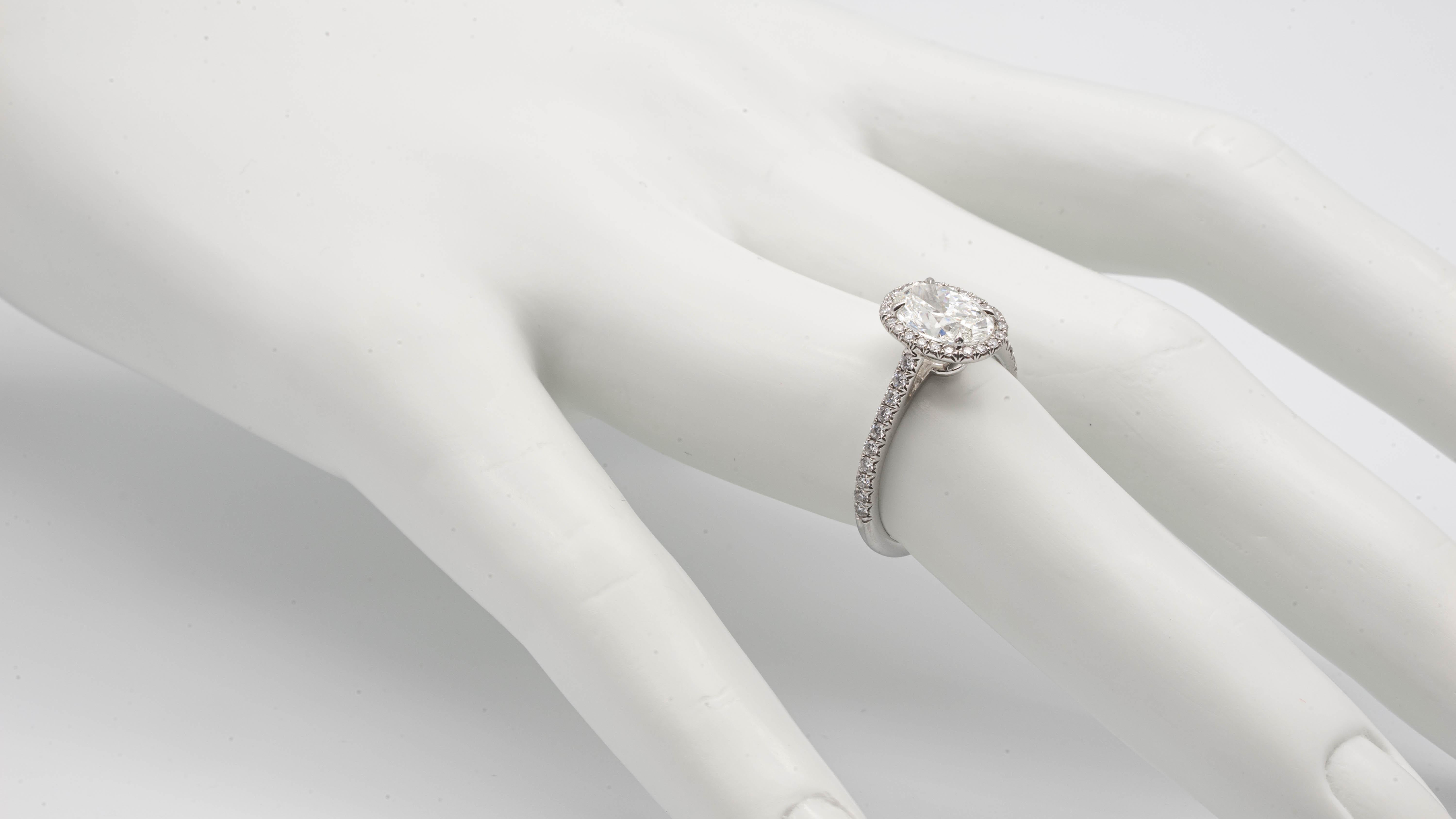 Women's or Men's Tiffany & Co. Soleste Oval Engagement Ring 1.97 Carat total G VS1