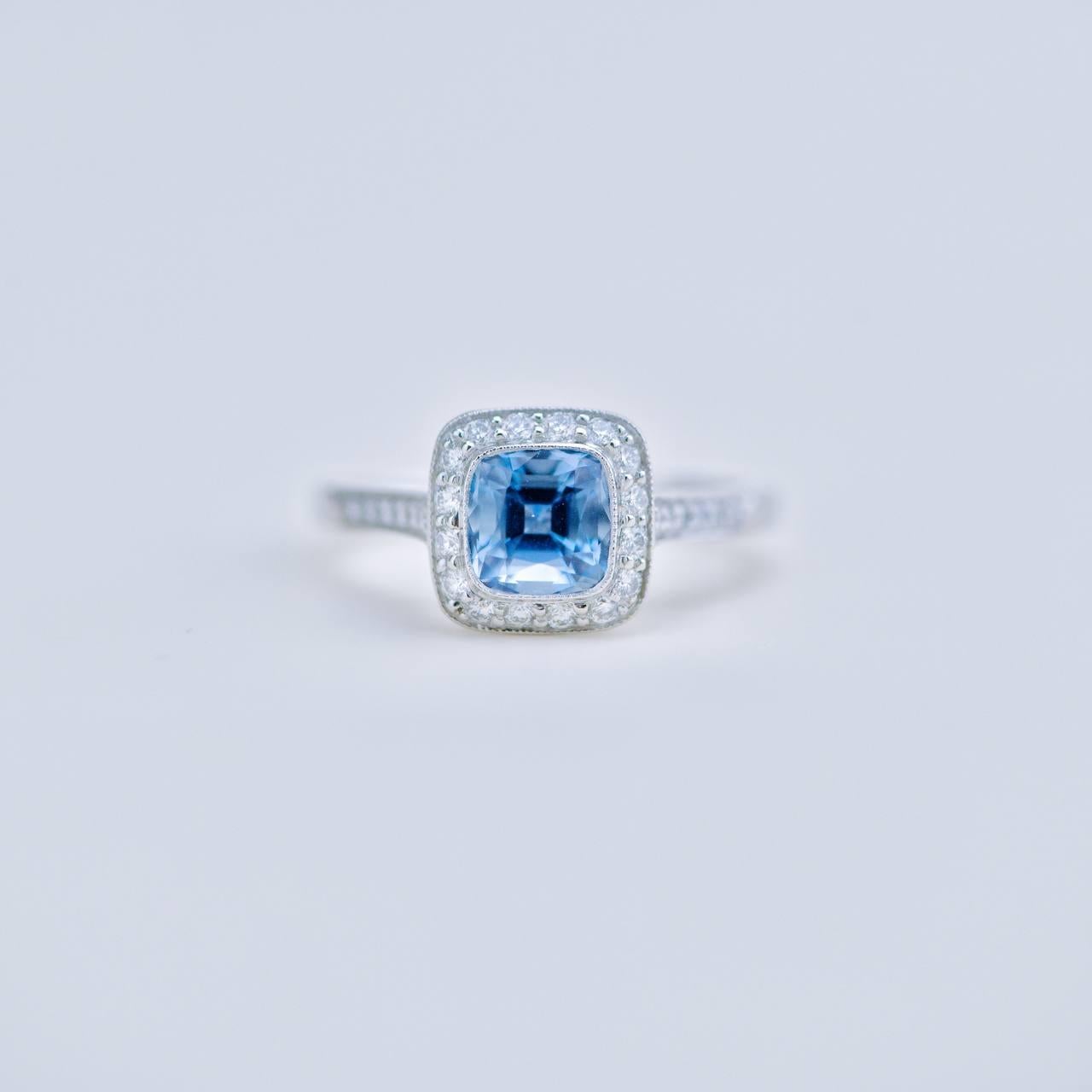 Tiffany & Co. Soleste Platin Aquamarin und Diamant Ring Größe 51 im Zustand „Hervorragend“ im Angebot in Banbury, GB