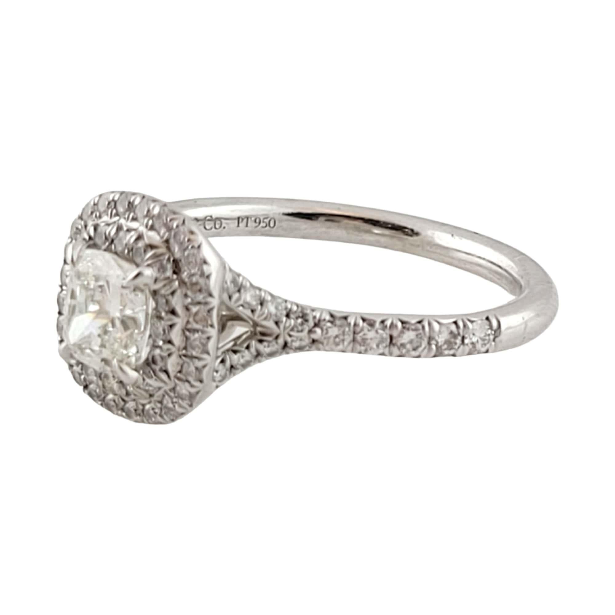 Taille coussin Tiffany & Co. Soleste, bague de fiançailles double halo de diamants taille coussin en platine