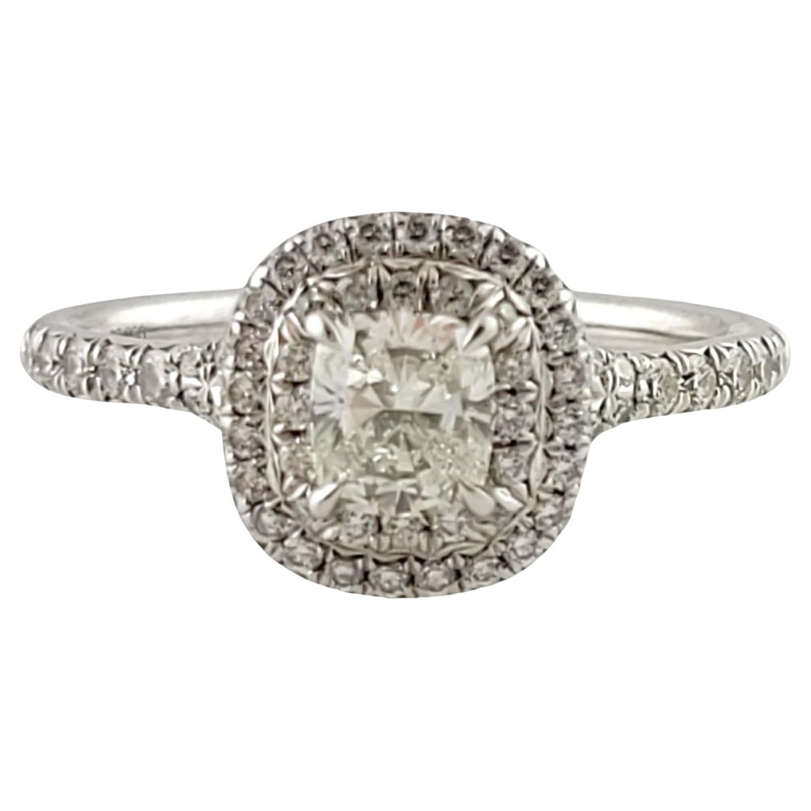 Tiffany & Co. Soleste, bague de fiançailles double halo de diamants taille coussin en platine