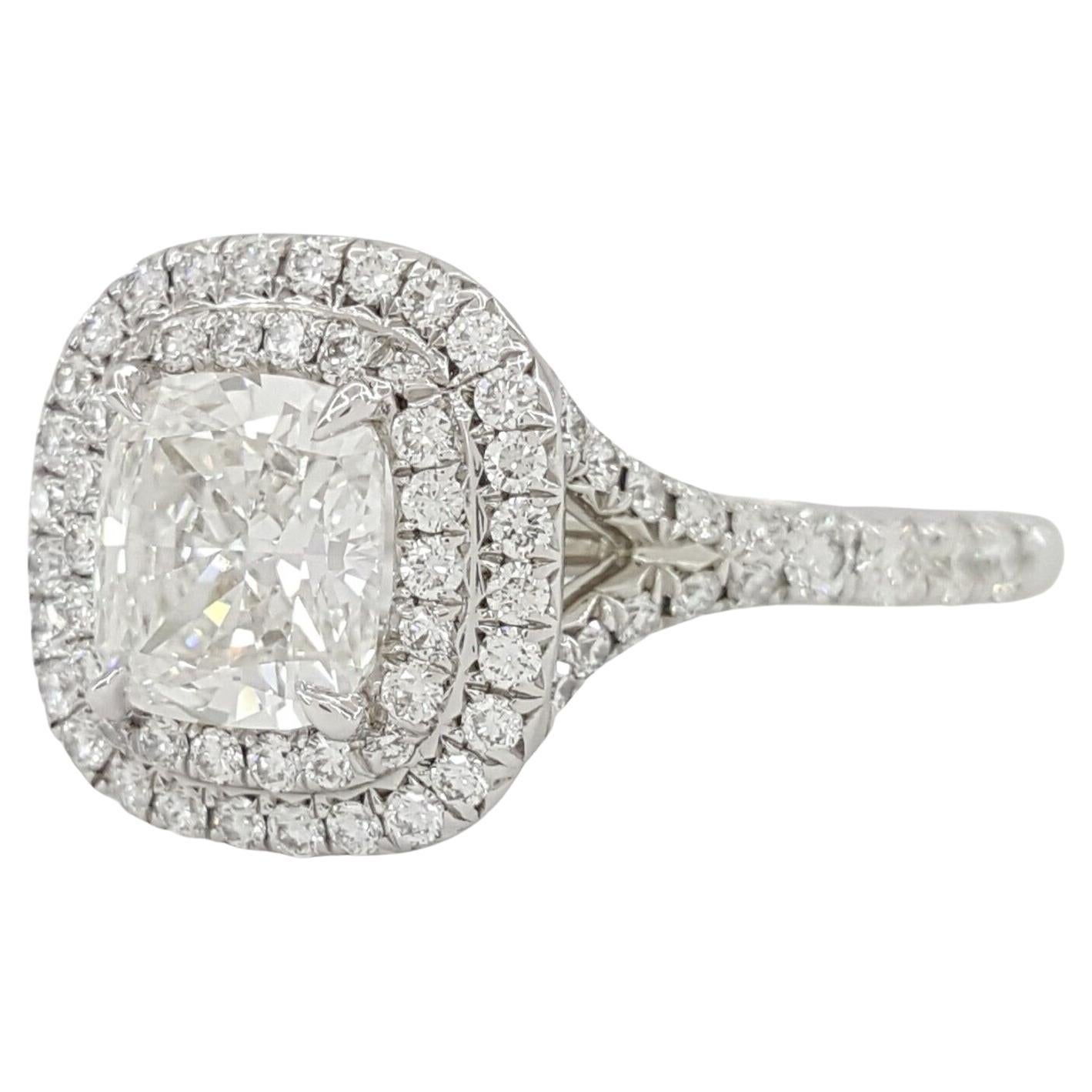 Taglio cuscino Tiffany & Co. Anello di fidanzamento Soleste in platino con diamante a cuscino e doppia aureola in vendita