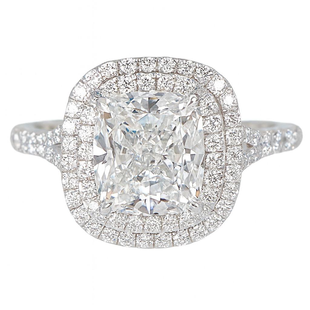 Taglio cuscino Tiffany & Co. Anello di fidanzamento Soleste in platino con diamante a cuscino e doppia aureola in vendita
