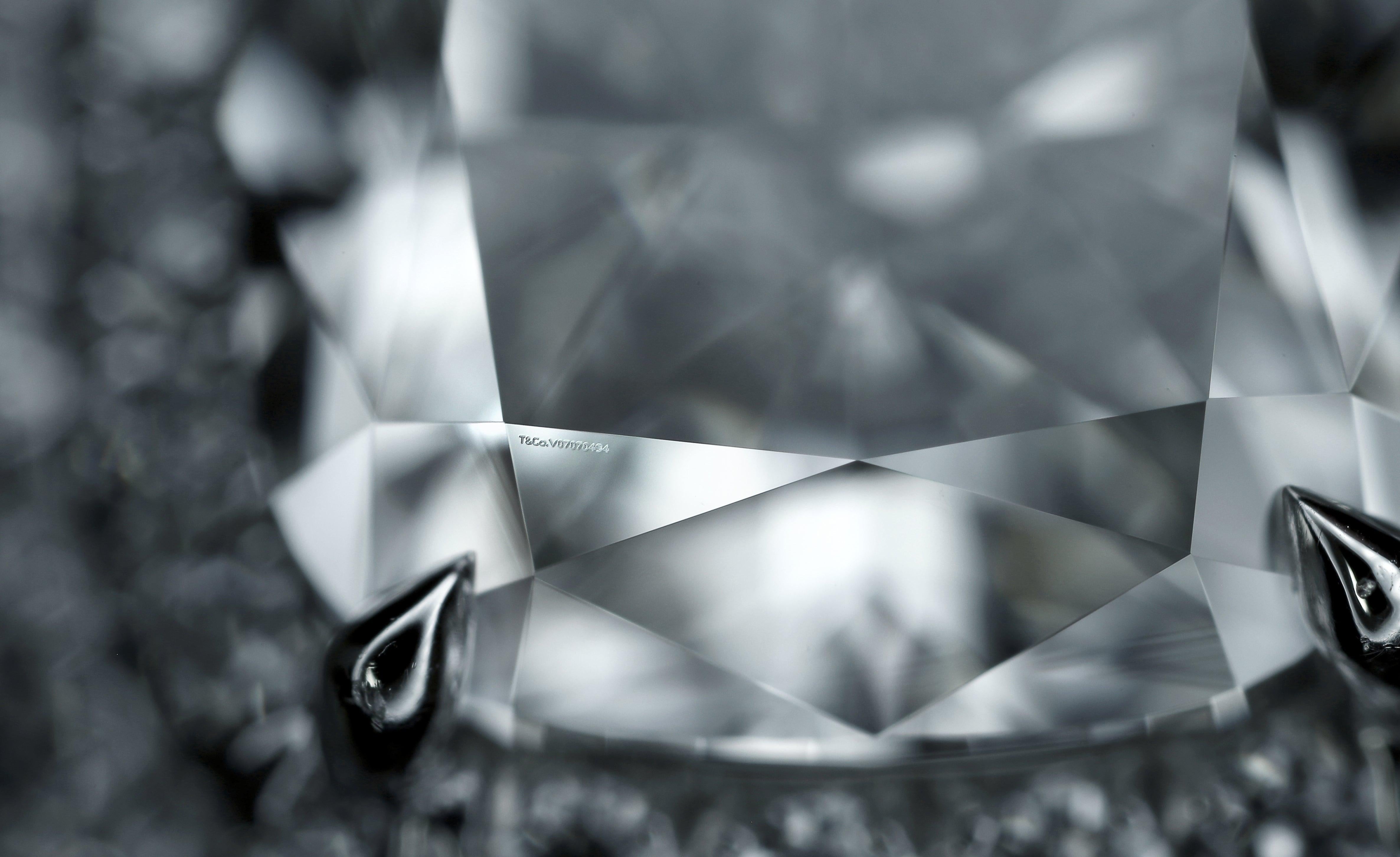Tiffany & Co. Soleste Platinum Diamond Engagement Ring 1.92 Cts Ttl. IVS1 w/Rec. 3