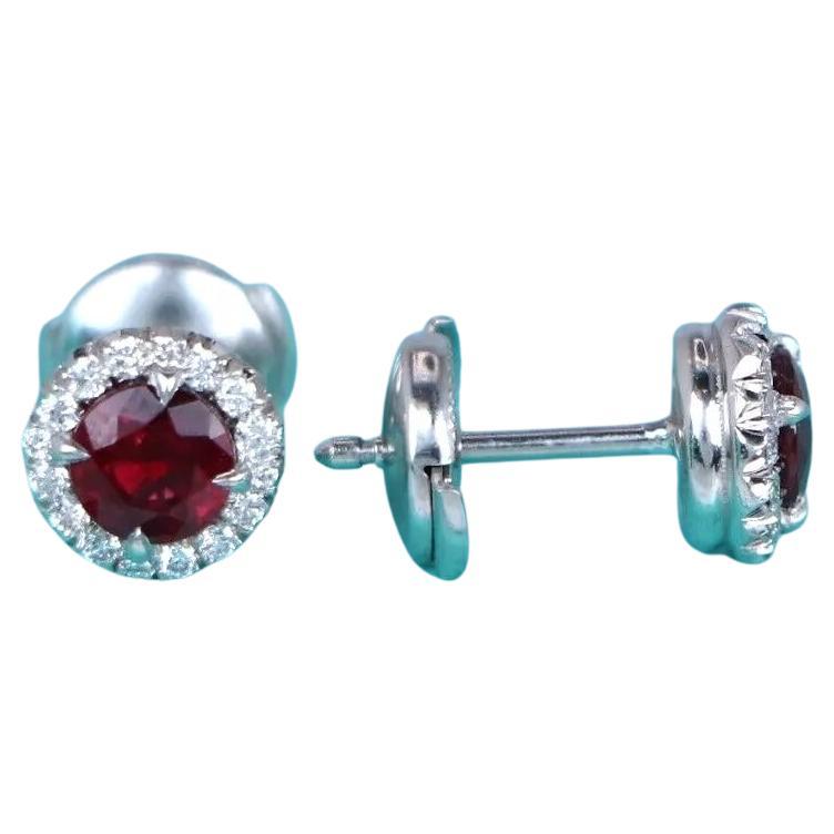 Tiffany & Co. Orecchini Soleste in platino con rubino e diamanti a raggiera

Questi eleganti orecchini con perno, appartenenti all'iconica Collection'S Soleste di Tiffany, presentano due vibranti rubini naturali (trattamento a caldo), ognuno dei