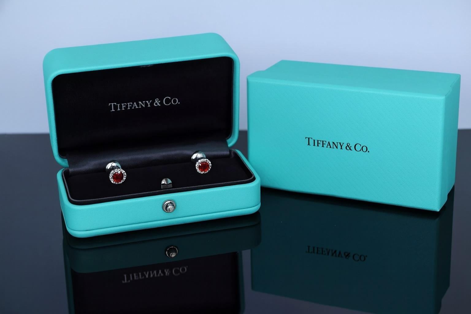 Taglio rotondo Tiffany & Co. Orecchini Soleste in platino con rubino e diamanti a raggiera in vendita