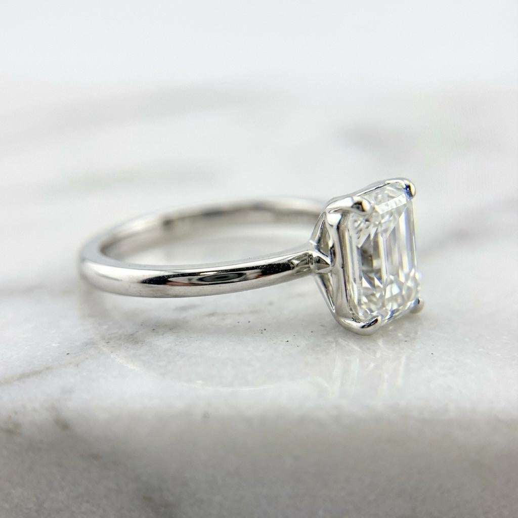 Contemporain Tiffany & Co. Bague de fiançailles solitaire en platine de 2,66 carats en vente