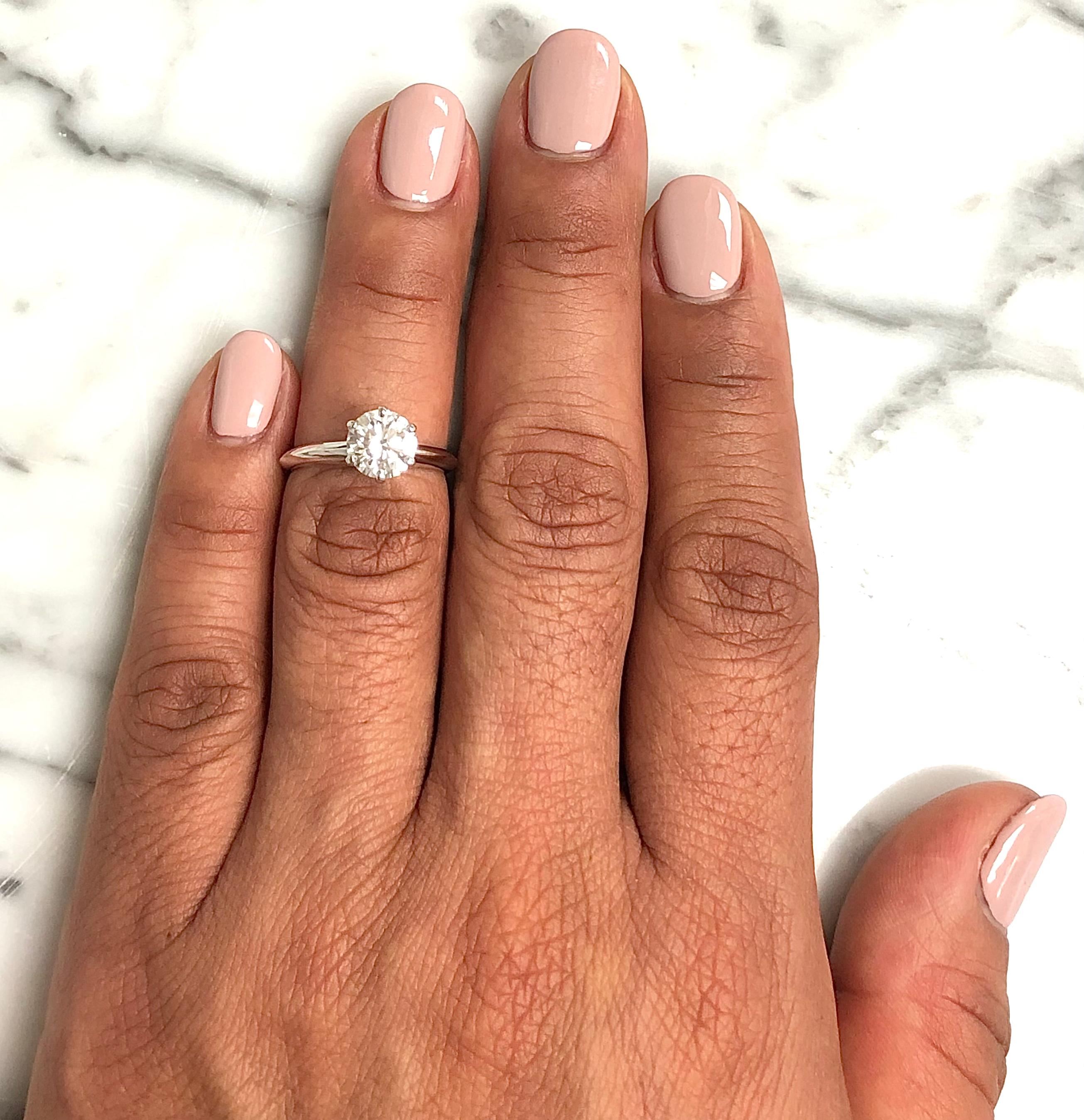 Tiffany & Co. Solitaire Diamond Engagement Ring 1.08 Ct IVS1 Round in Platinum In Excellent Condition In New York, NY