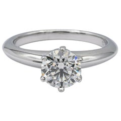 Tiffany & Co. Anello di fidanzamento con diamante solitario 1,08 carati IVS1 rotondo in platino