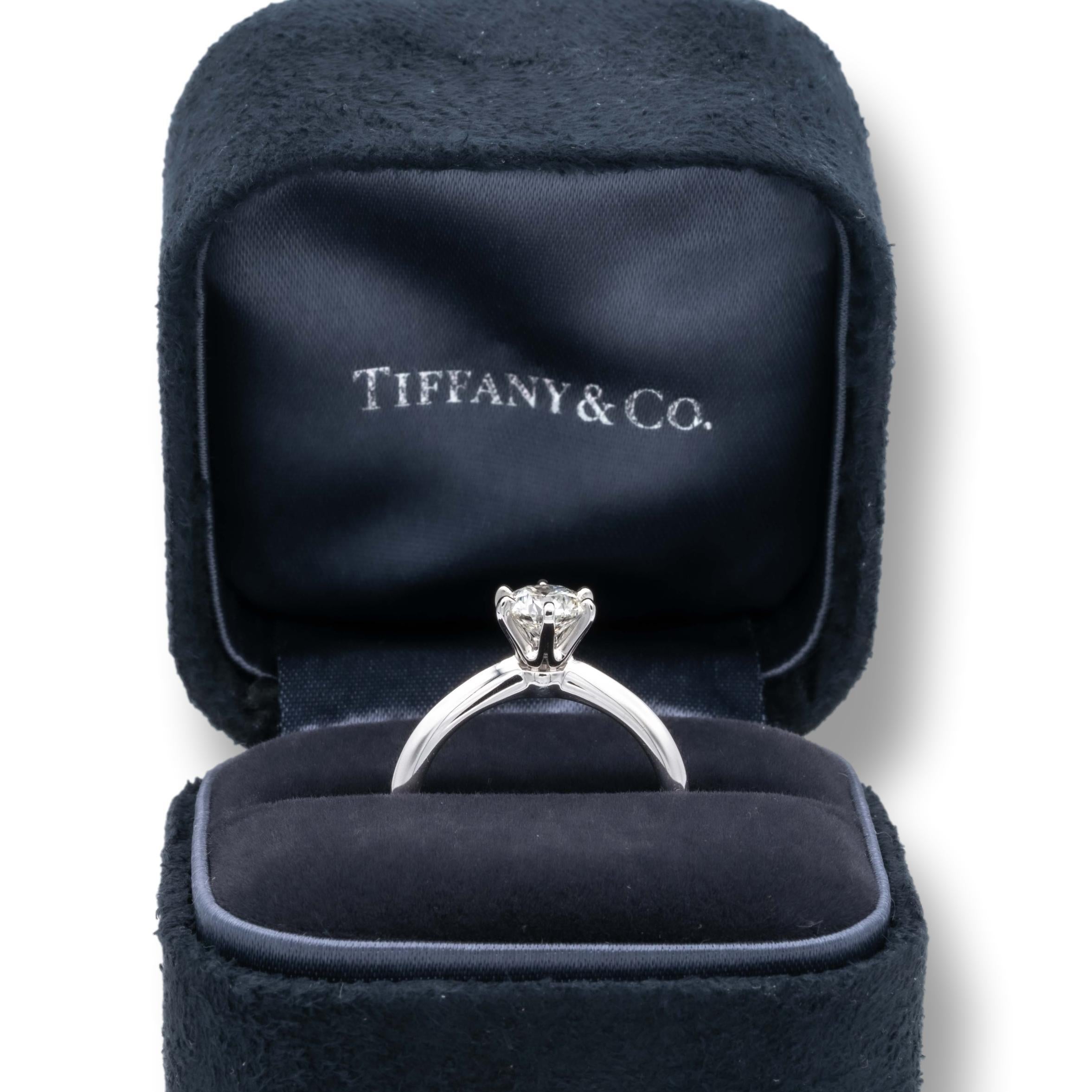 Tiffany & Co. Solitaire Diamond Engagement Ring .80 Ct Round Center IVVS1 Plat In Excellent Condition In New York, NY
