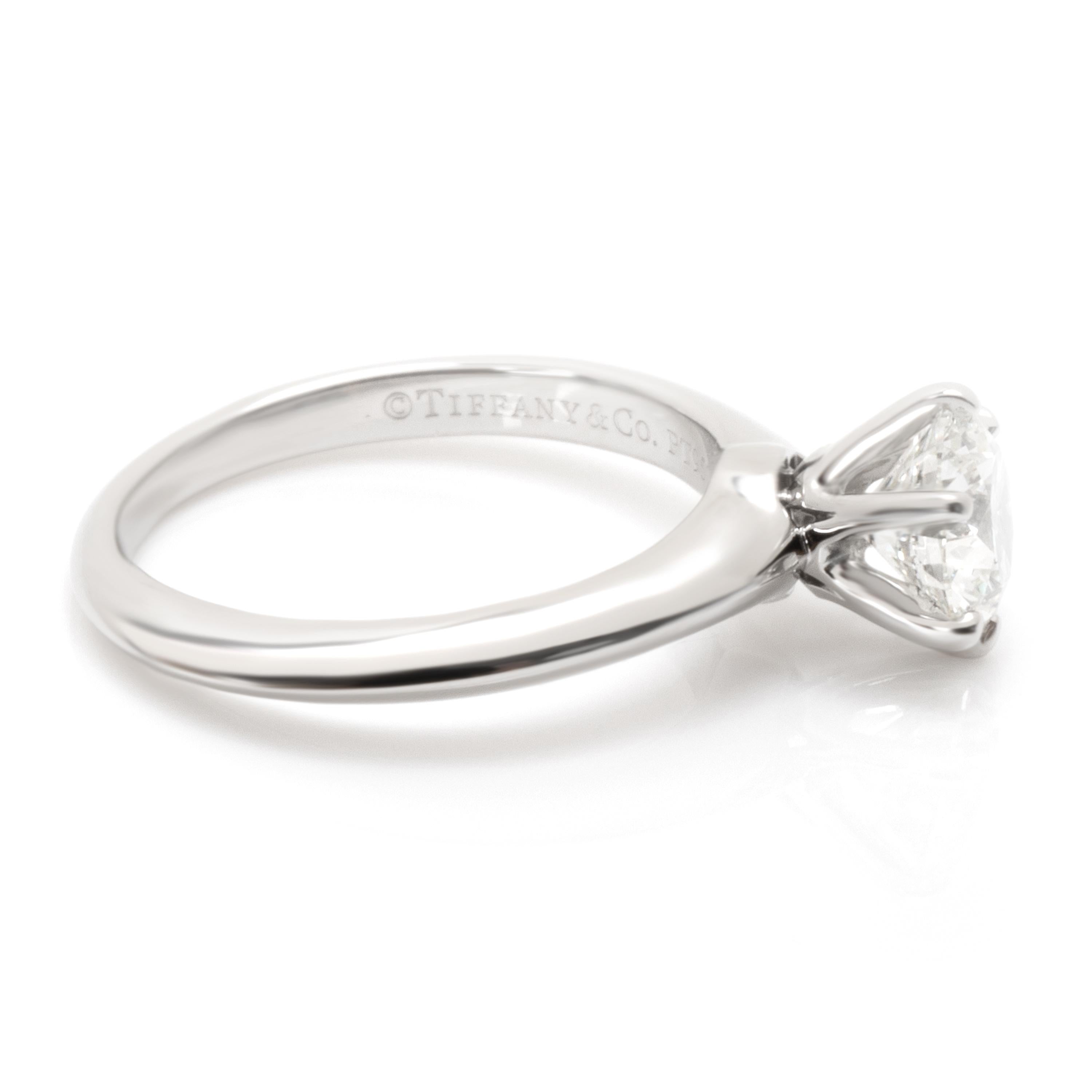 Tiffany & Co. Solitaire Diamond Engagement Ring in Platinum '1.10 Carat I/VS2' In Excellent Condition In New York, NY