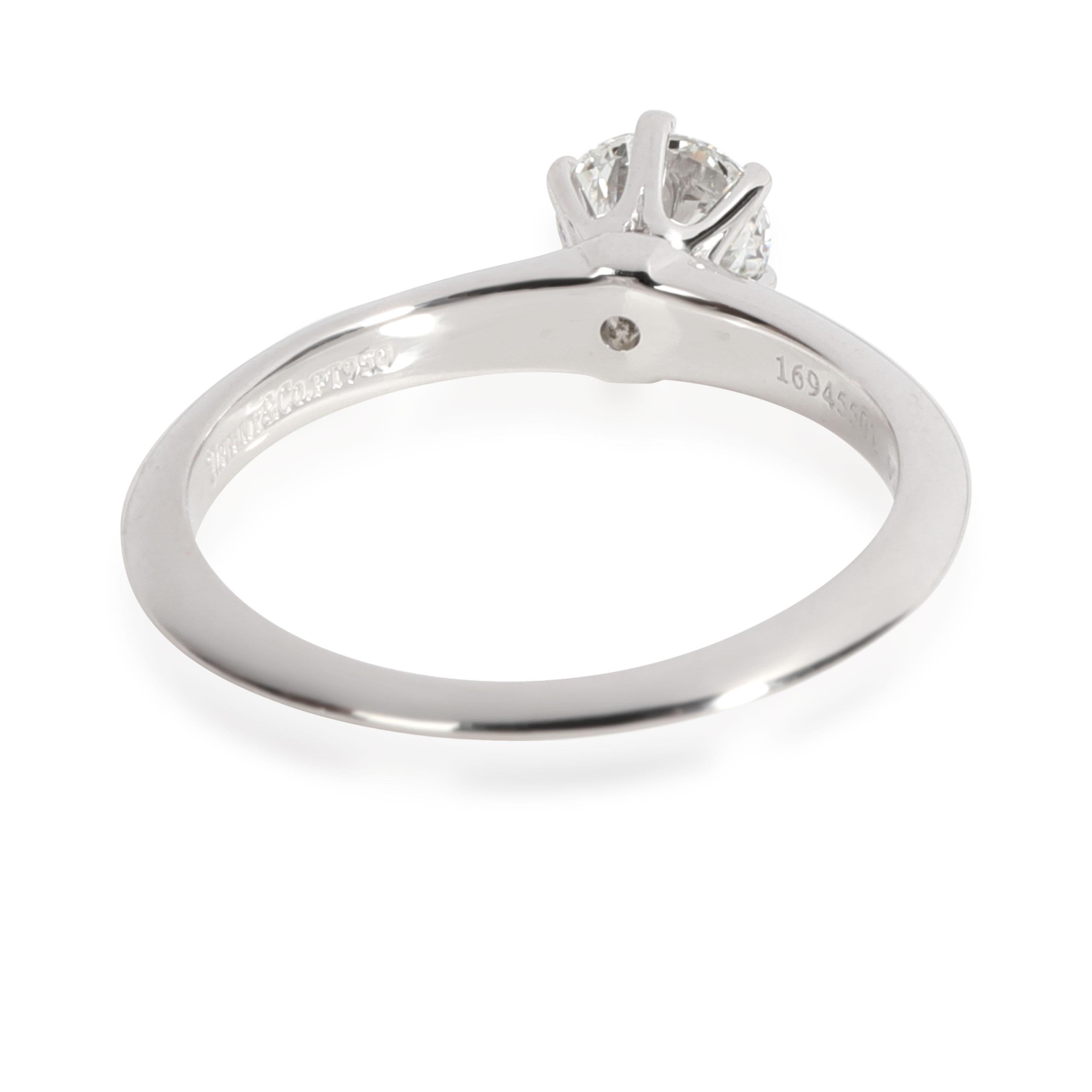 Tiffany & Co. Solitaire Diamond Engagement Ring in Platinum F VS2 0.65 CTW

PRIMARY DETAILS
SKU: 109616
Listing Title: Tiffany & Co. Solitaire Diamond Engagement Ring in Platinum F VS2 0.65 CTW
Condition Description: Retails for 7,450 USD. In