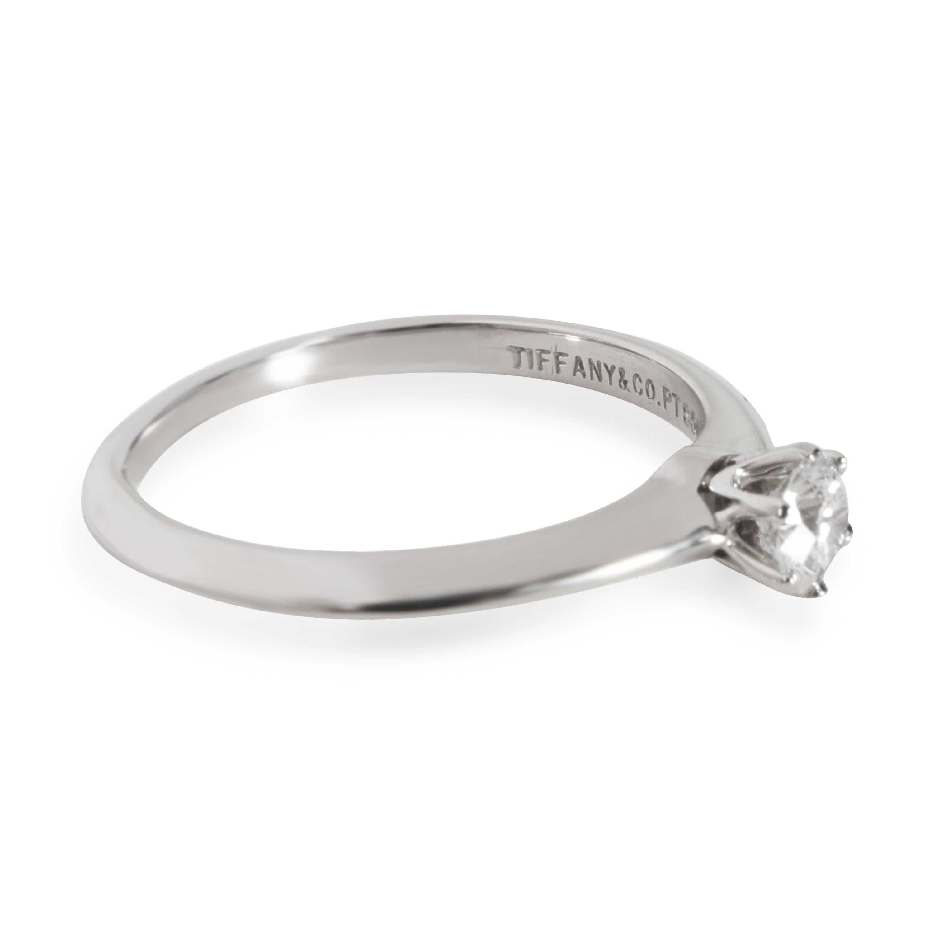 Tiffany & Co. Solitaire Diamond Engagement Ring in Platinum G VS1 0.22 CTW In Excellent Condition For Sale In New York, NY