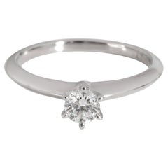 Tiffany & Co. Bague de fiançailles solitaire en platine avec diamant G VS1 0,22 carat