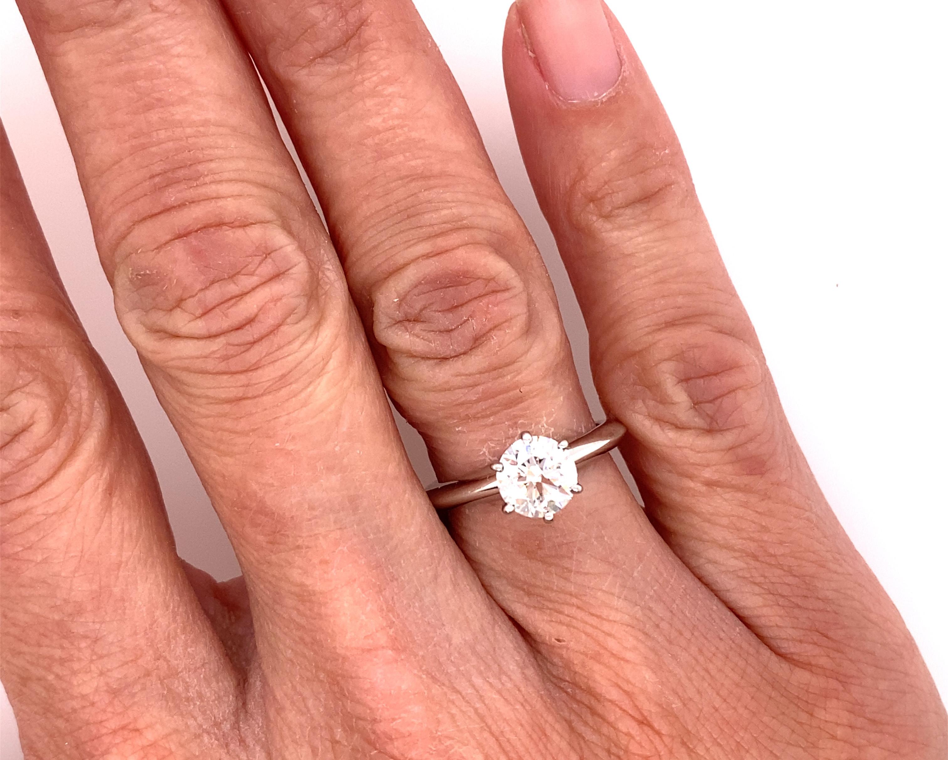 Tiffany & Co, bague de fiançailles solitaire en platine 1,10 carat H-VS2 en vente 2