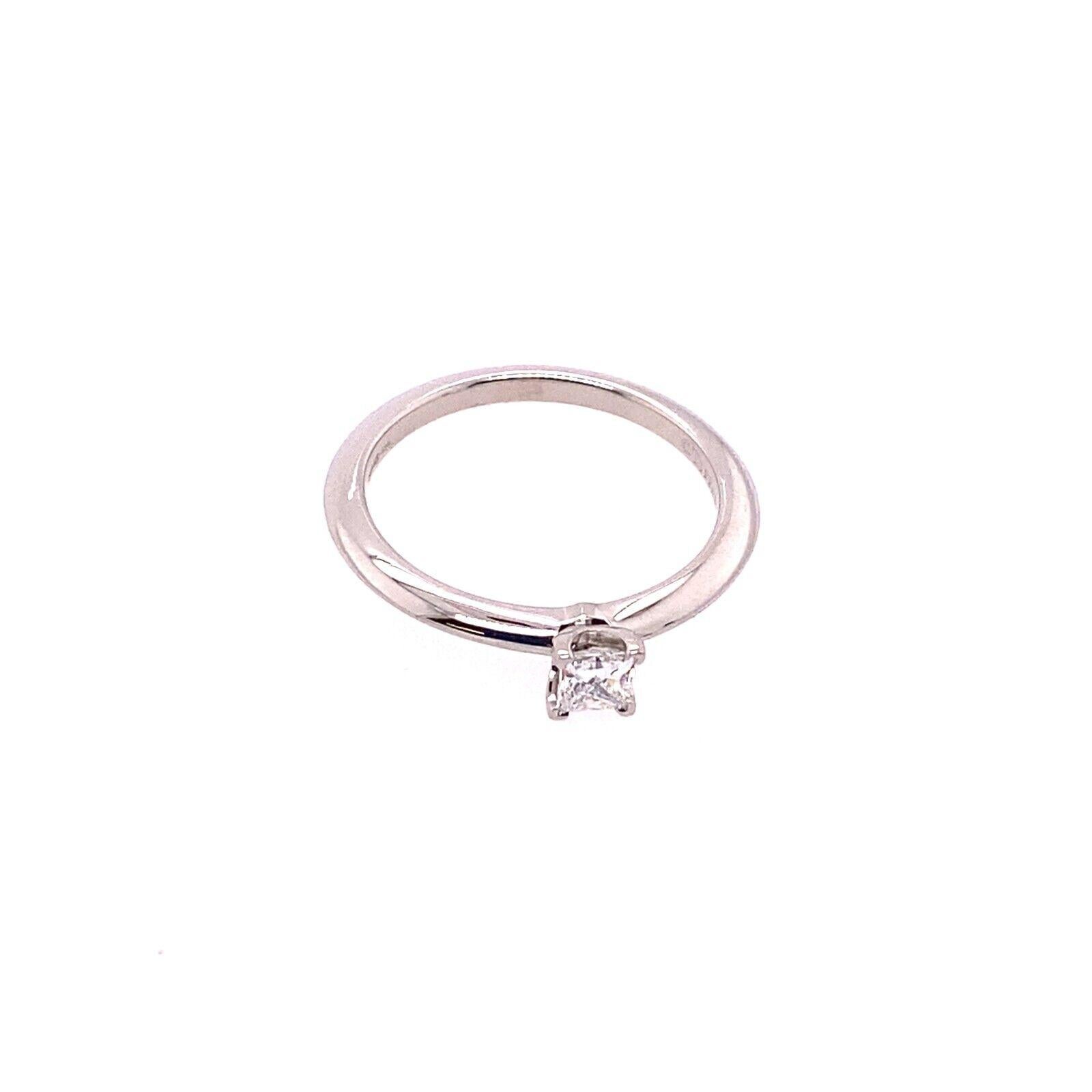 Tiffany & Co Solitaire Diamond Ring Set with 0.21ct F VS Princess Cut Diamond In Excellent Condition In London, GB