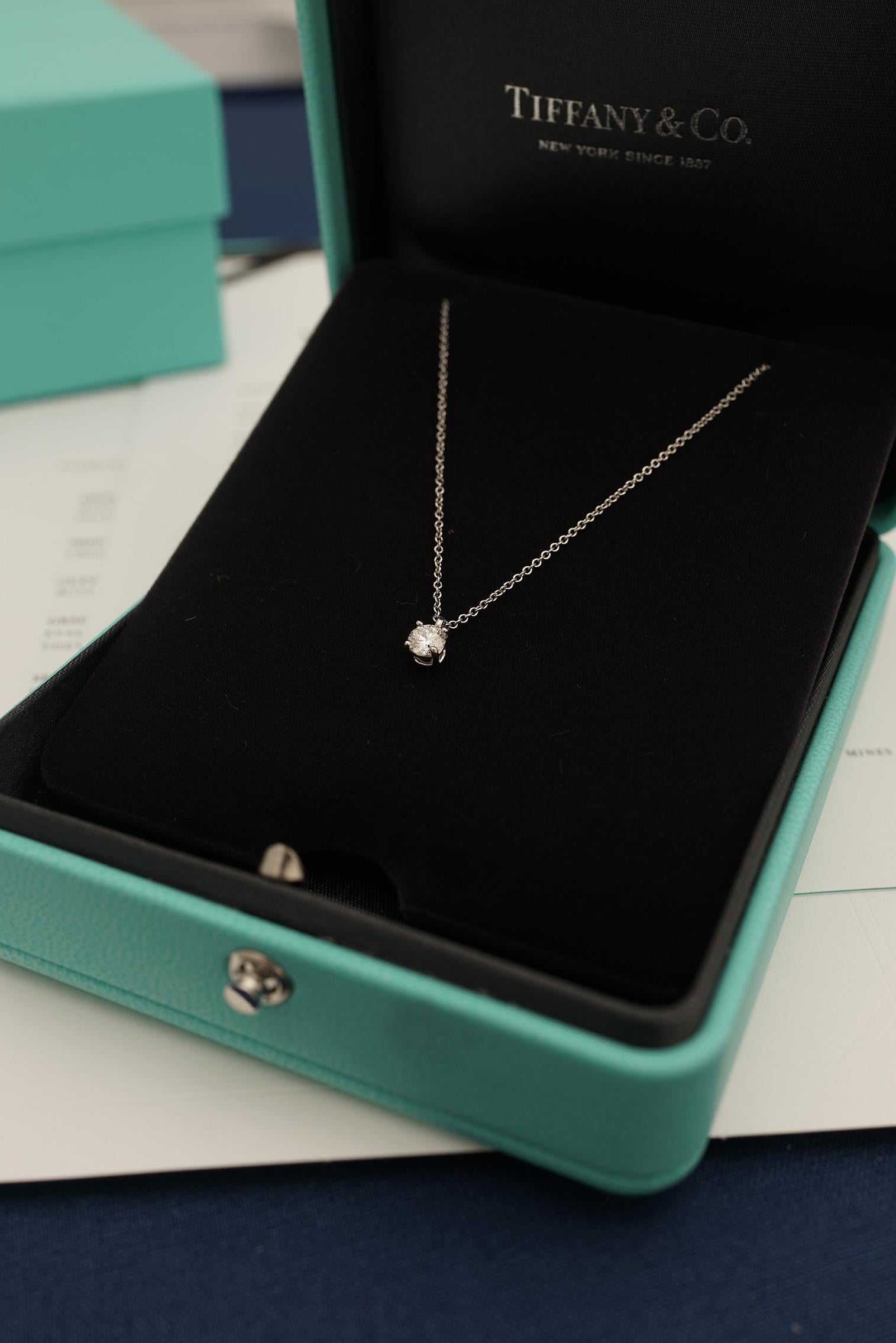 Tiffany & Co, Solitaire Platinum 0.28 Carat J/VS1 Diamond Necklace in vendita 4