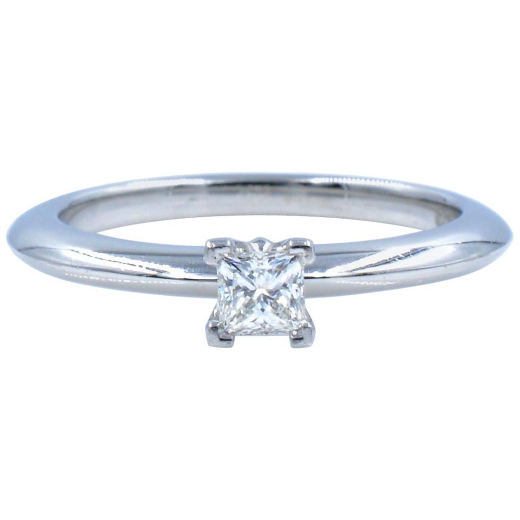 Tiffany 
Co Solitario diamante talla princesa compromiso platino 0,10 quilates