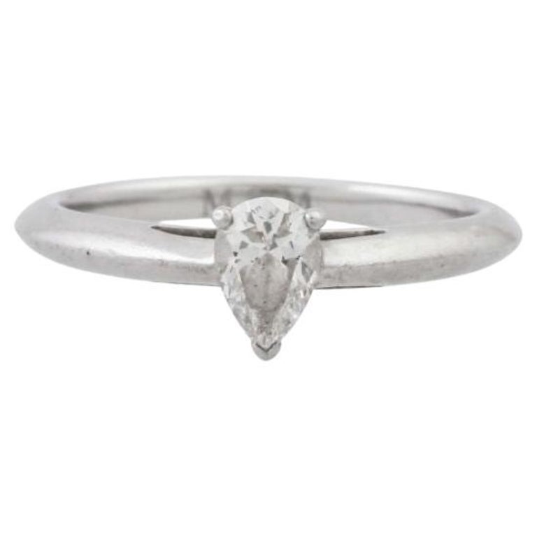 Tiffany and Co. Bague solitaire avec pendentif en diamant d'environ 0,35  carat En vente sur 1stDibs