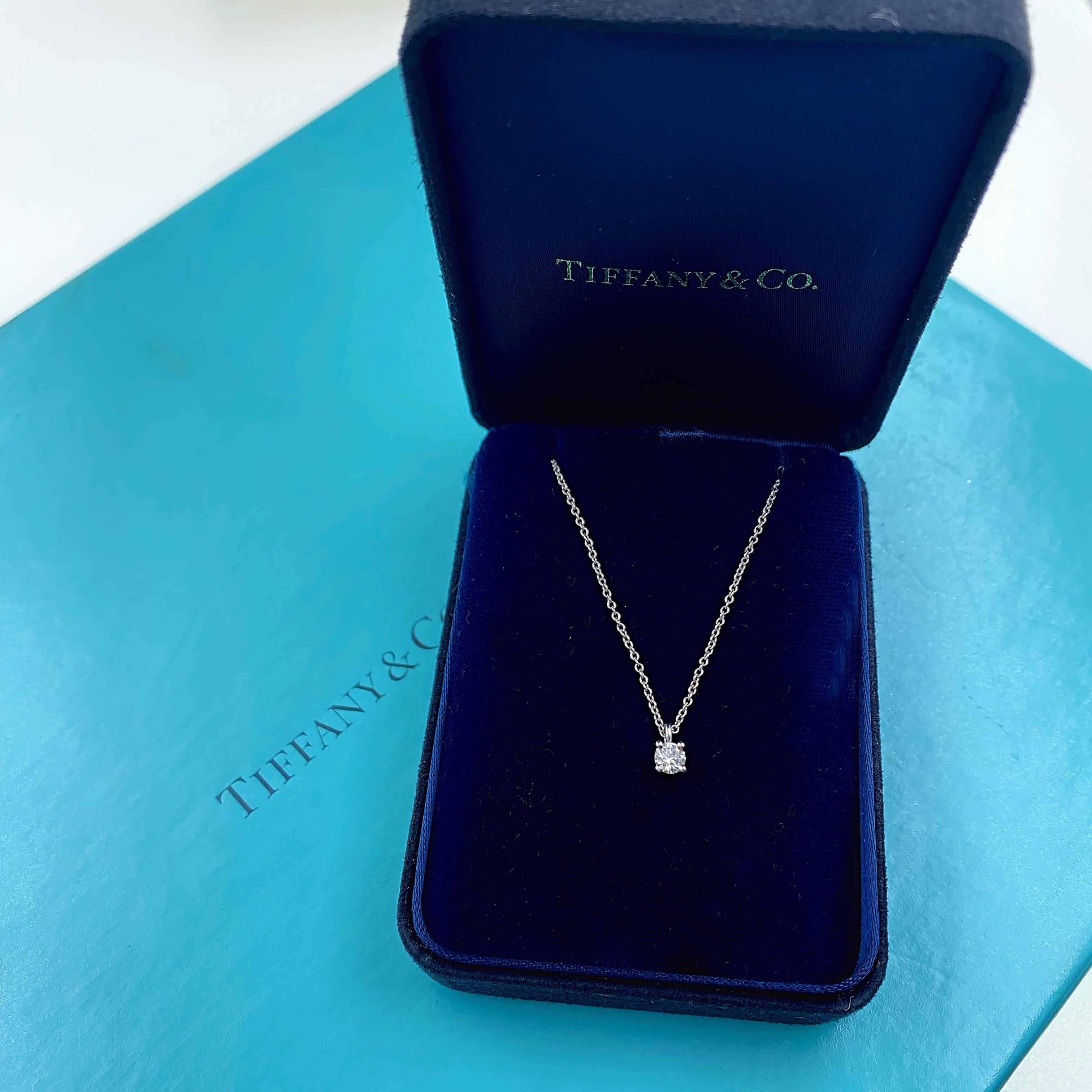 Tiffany & Co. Solitaire Round Diamond Pendant 0.18 Cts G VVS in Platinum For Sale 1