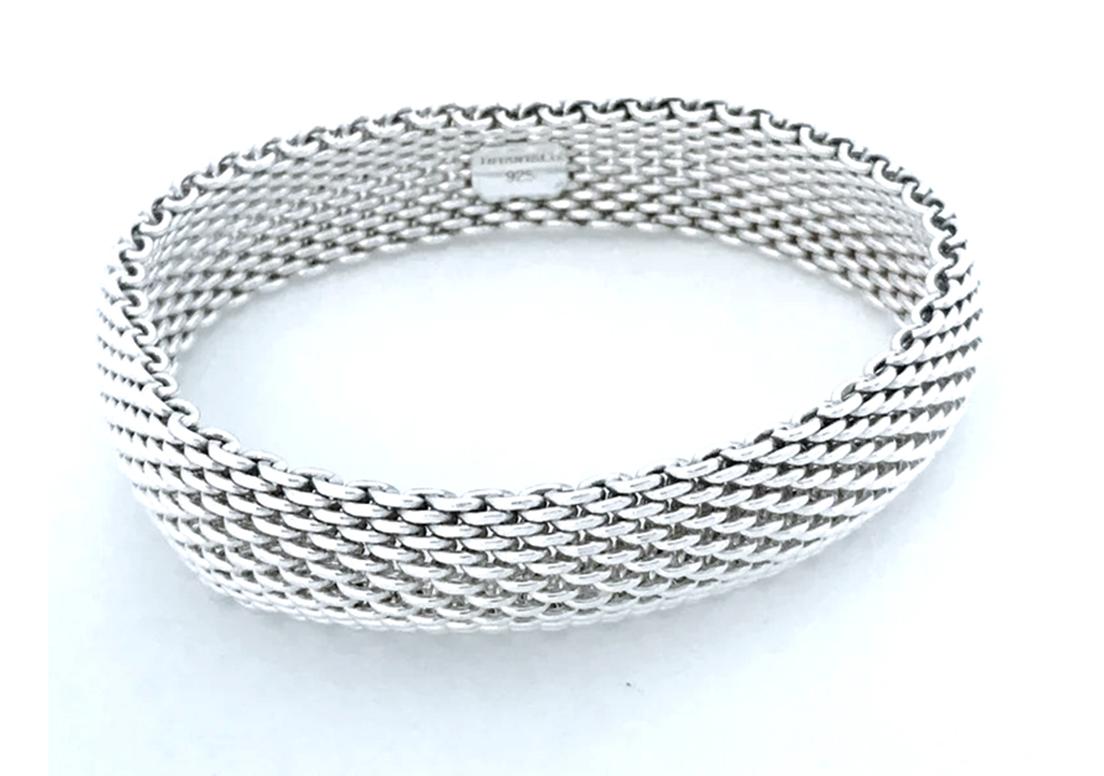 Tiffany & Co. Bracciale Somerset Mesh Bangle in argento Sterling 7,25 pollici In condizioni ottime in vendita a Dearborn, MI
