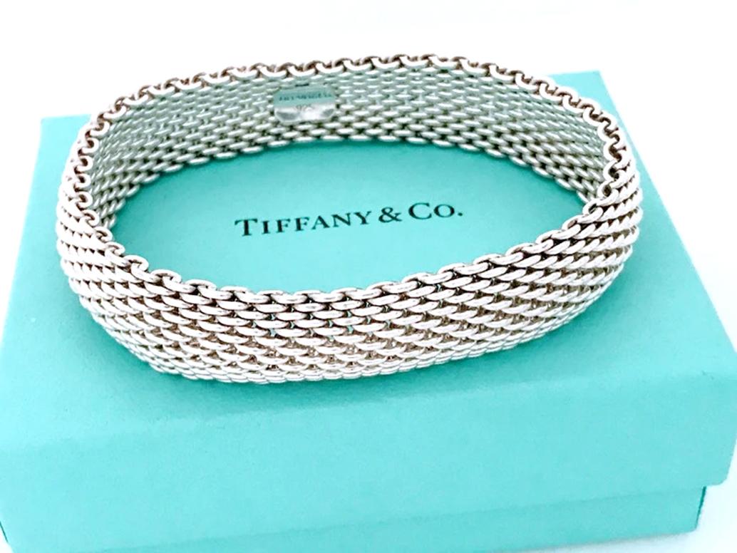 Tiffany & Co. Bracciale Somerset Mesh Bangle in argento Sterling 7,25 pollici in vendita 1