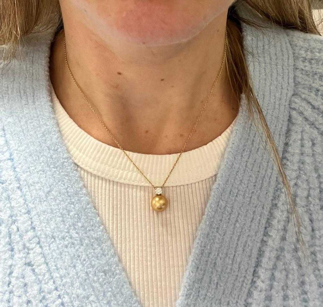 Women's or Men's Tiffany & Co. South Sea Golden Yellow Pearl & Natural Diamond Pendant Necklace