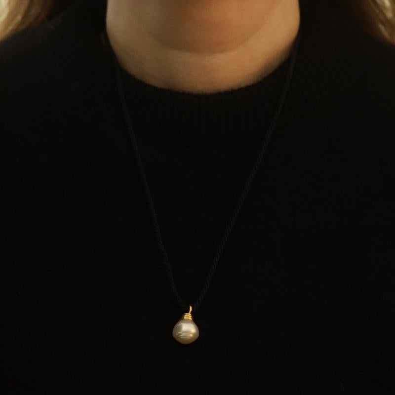 Tiffany & Co. Collana con ciondolo di perle dei mari del sud - Oro giallo 18k regolabile In condizioni ottime in vendita a Greensboro, NC
