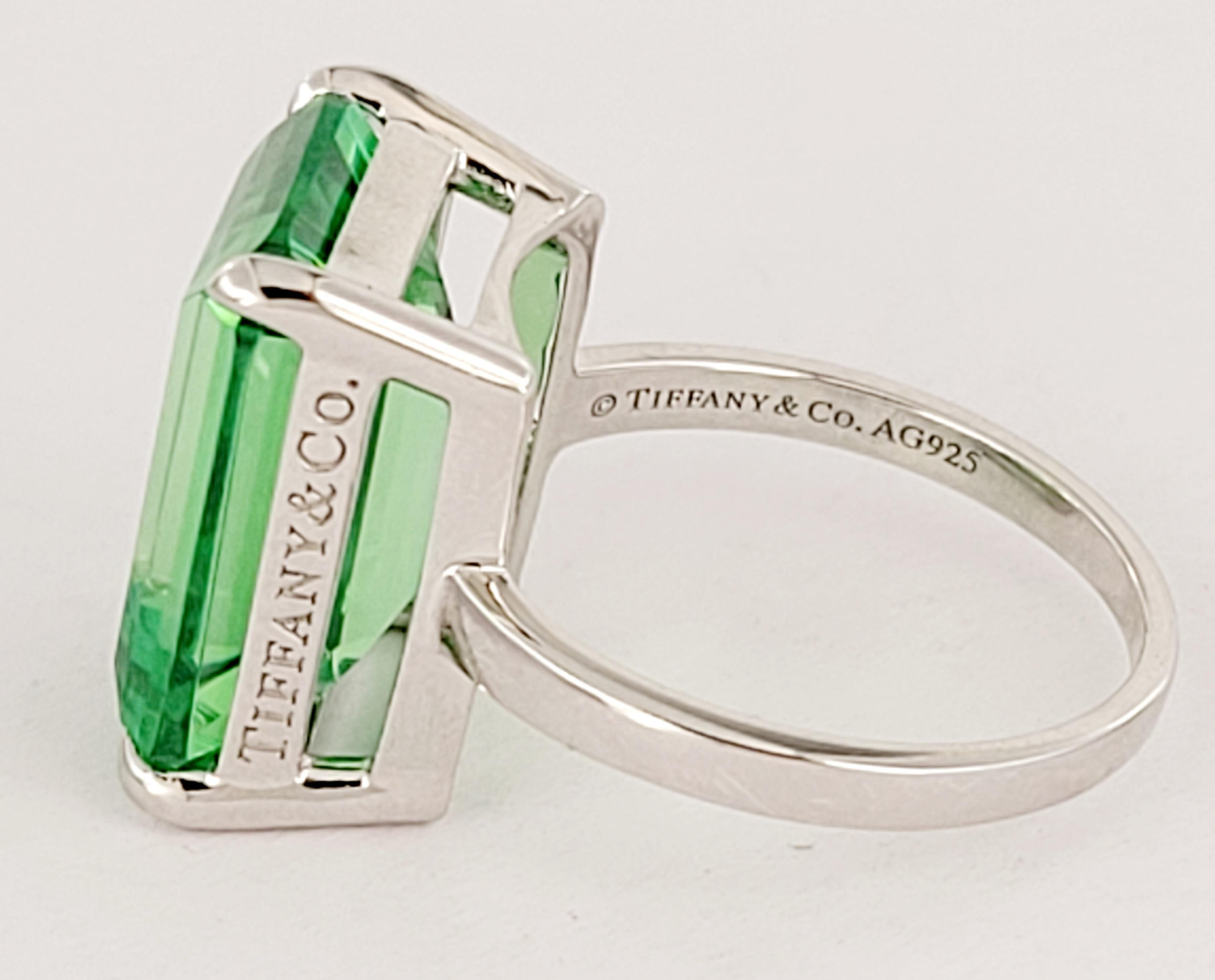 Emerald Cut TIFFANY & Co Sparklers Cocktail Green Quartz Ring Sterling Silver size 6.75 For Sale