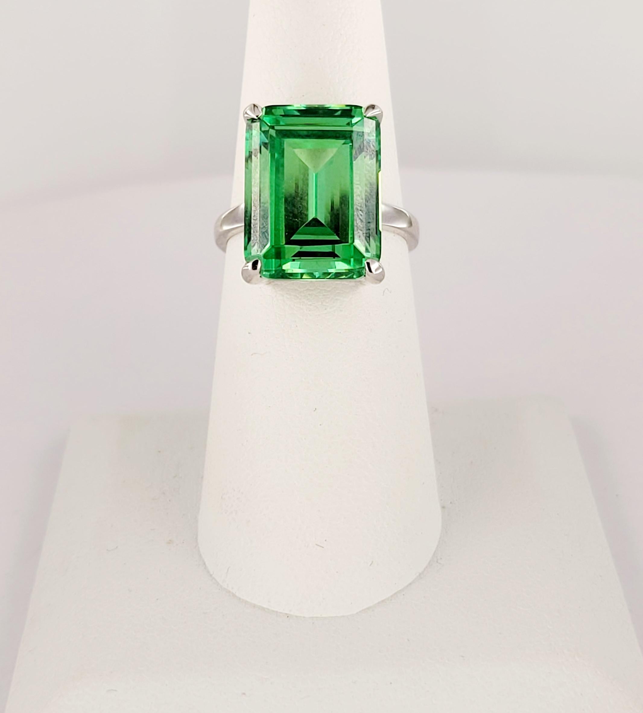 Emerald Cut TIFFANY & Co Sparklers Cocktail Green Quartz Ring Sterling Silver size 7 For Sale