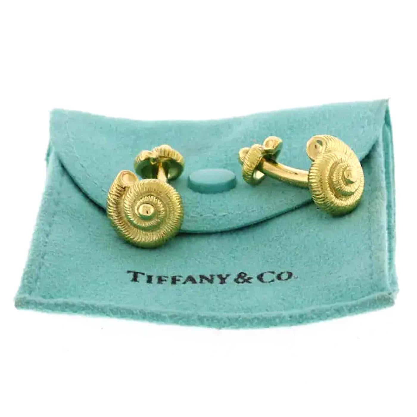 Tiffany & Co. Gemelos de concha espiral para hombre en oro amarillo de 18 quilates en Bueno estado para la venta en Aventura, FL