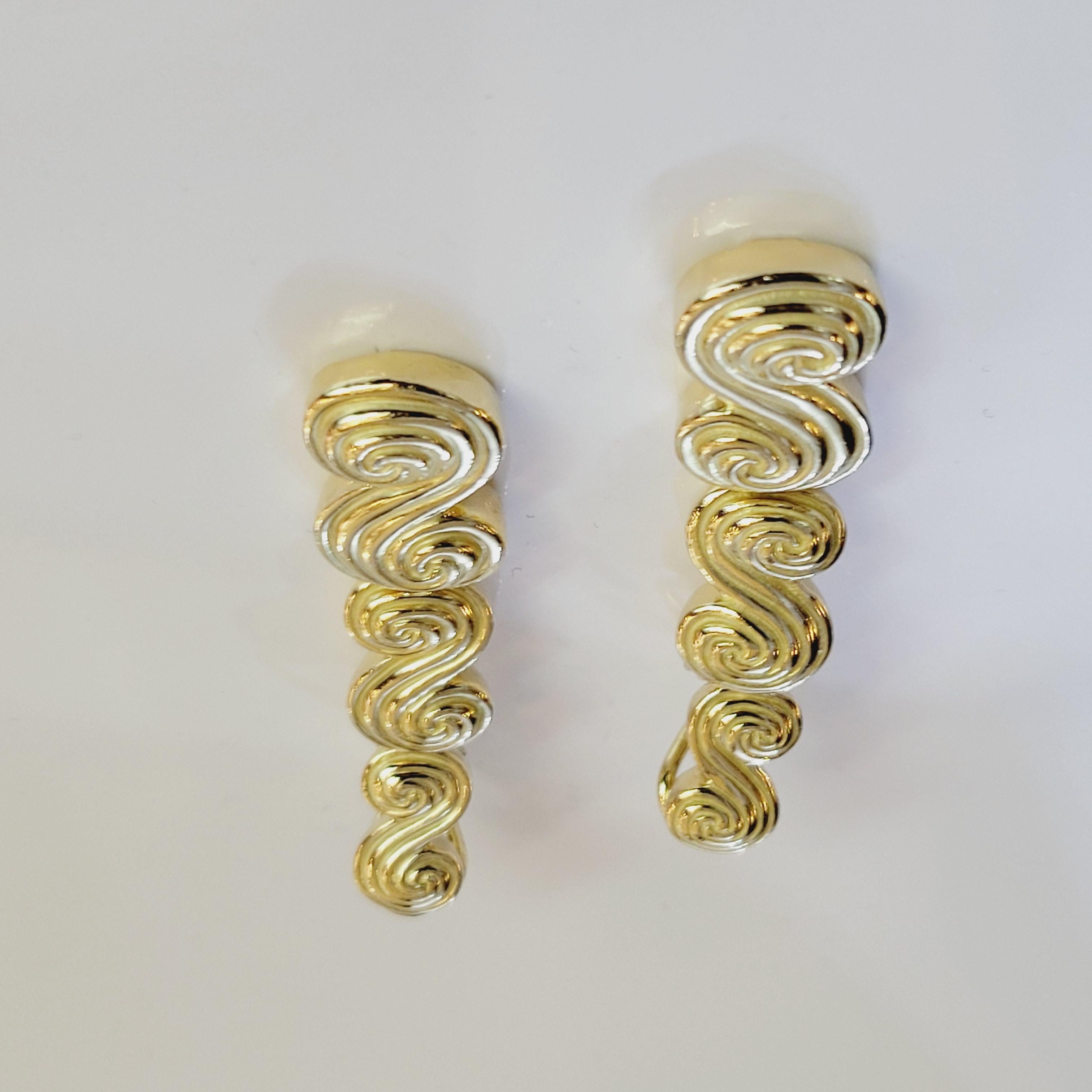 Tiffany & Co Boucles d'oreilles Spiro C1993 Swirl Long Drops Or jaune 18k Excellent état - En vente à New York, NY