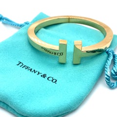 Tiffany & Co Square T Bangle 18kt Yellow Gold Small