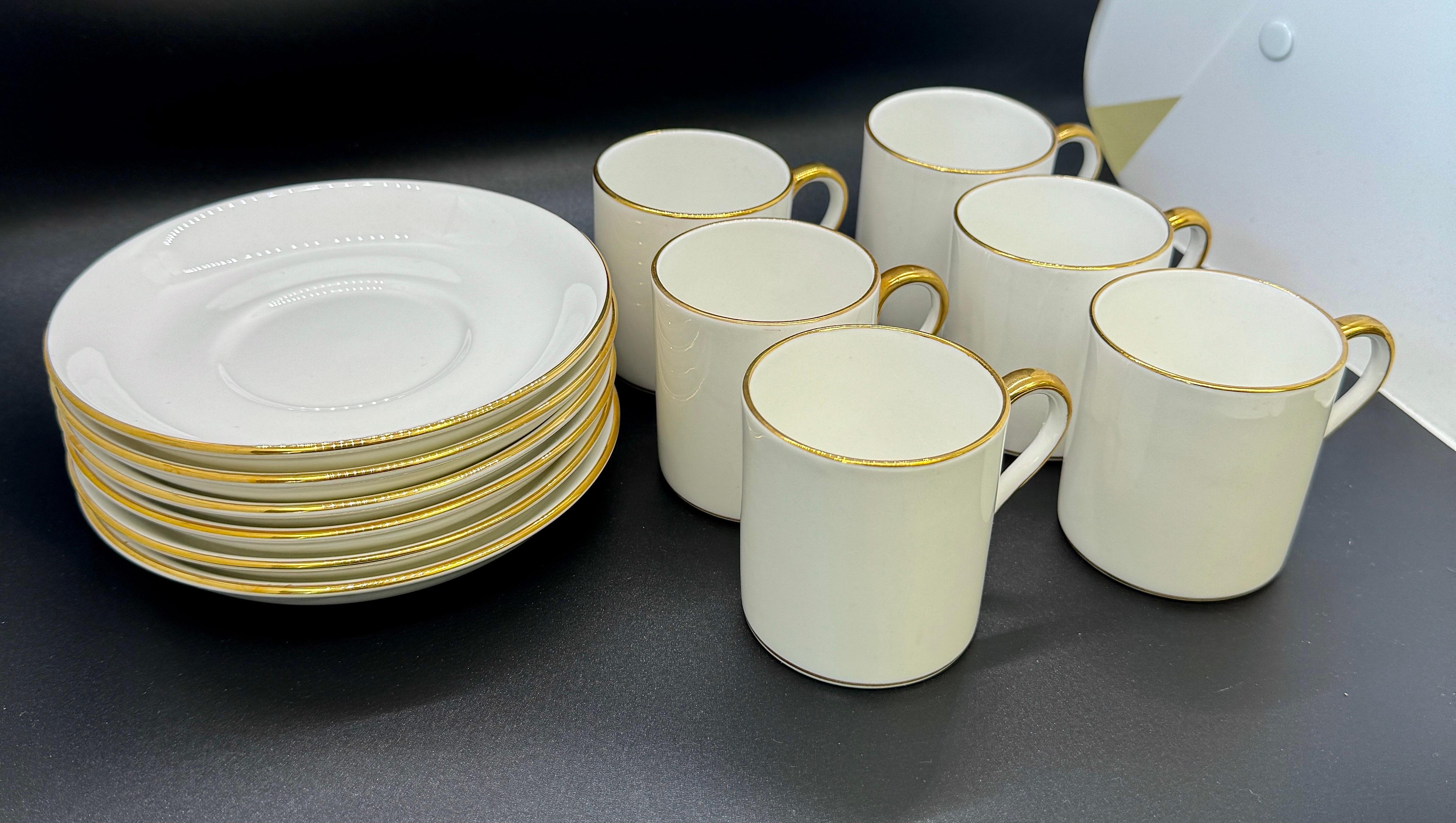 Tiffany & co staffordshire Porcelain Tea Cups and Saucers, 12 Pieces For Sale 8