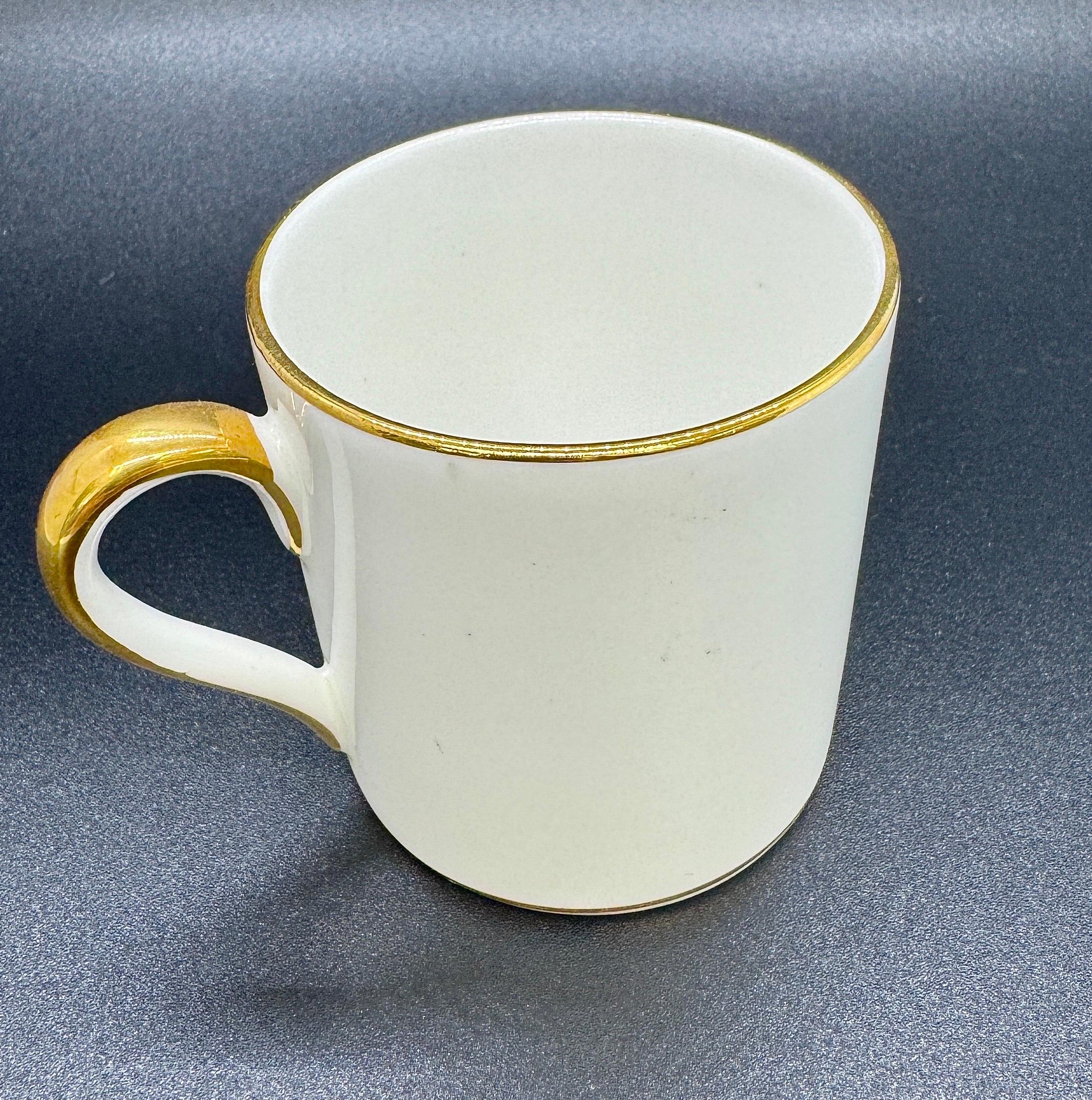 Tiffany & co staffordshire Porcelain Tea Cups and Saucers, 12 Pieces In Good Condition For Sale In Plainview, NY