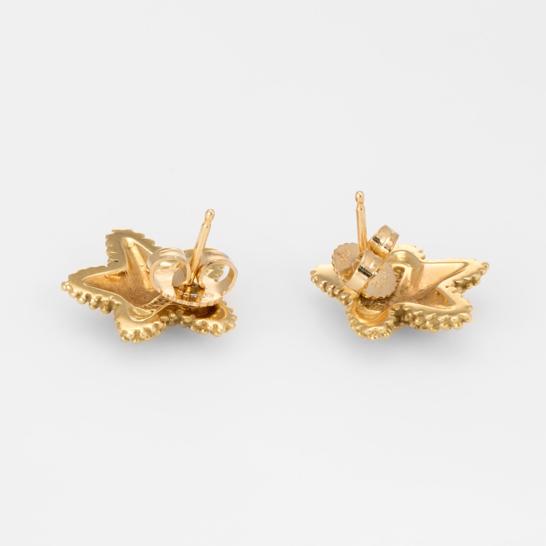 Elegant pair of Tiffany & Co starfish earrings, crafted in 18k yellow gold. 

Lifelike textured design, a hallmark of Tiffany craftsmanship.  

Tiffany & Co navy blue presentation box also included. 

The earrings are in excellent original