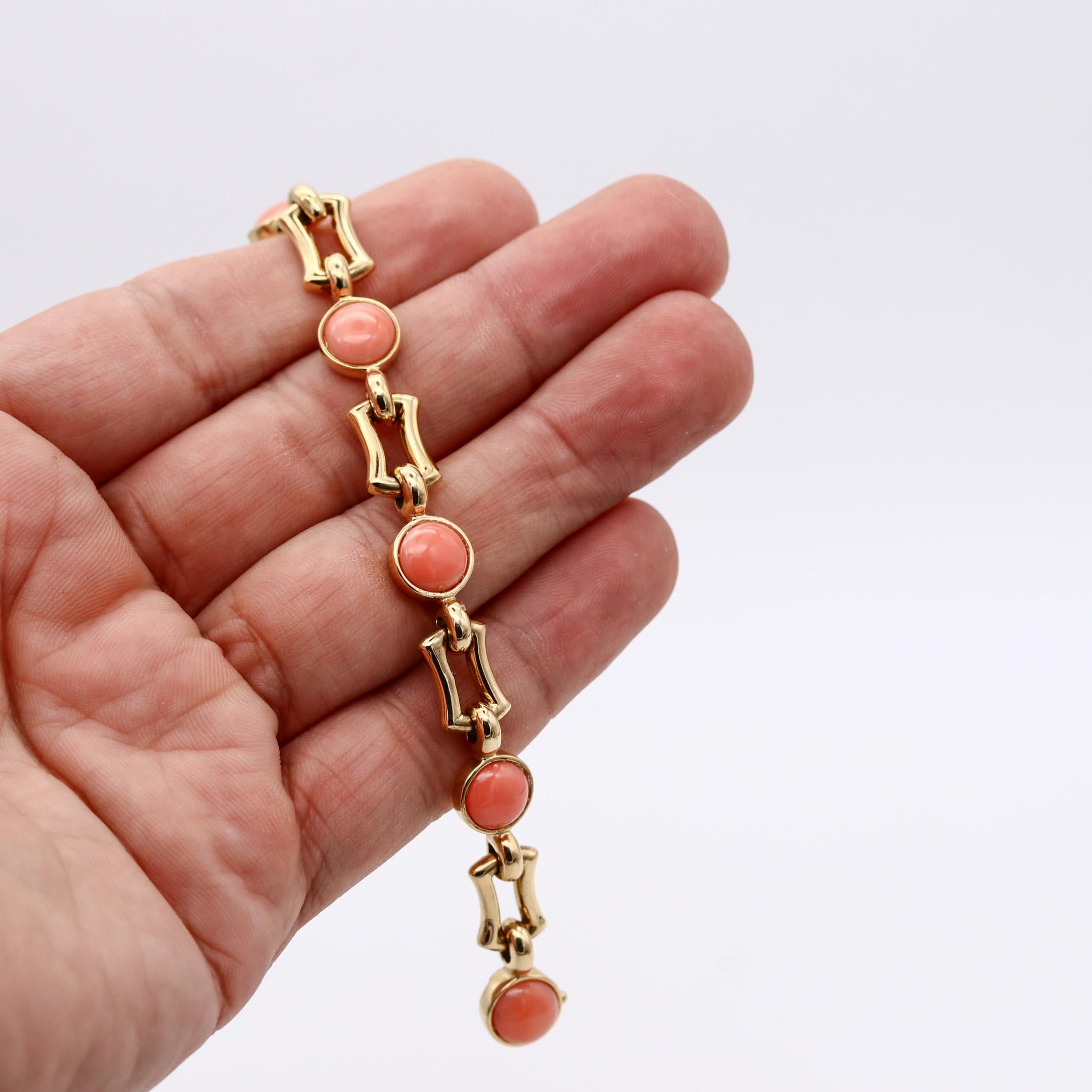 Cabochon Tiffany & Co. Stations Chain Bracelet In 18Kt Yellow Gold With 16.68 Ctw Coral