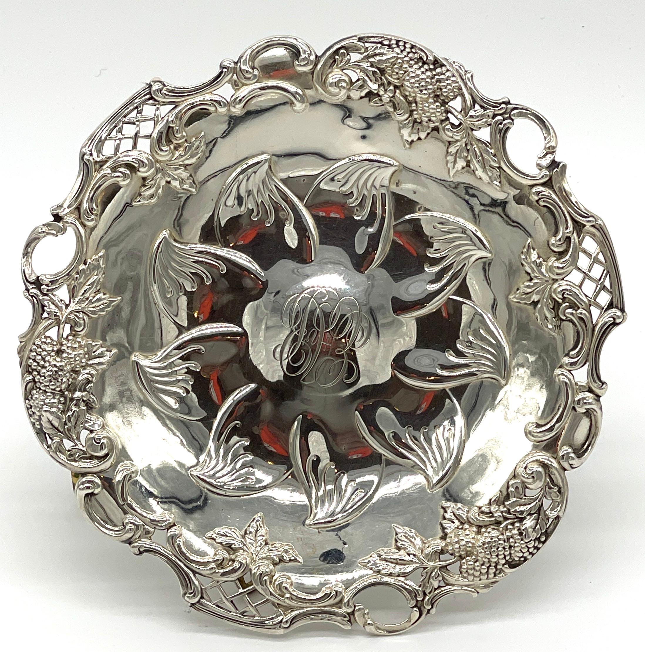Tiffany & Company Compota/Tazza 'Zarzamora' de Sterling Belle Époque en venta