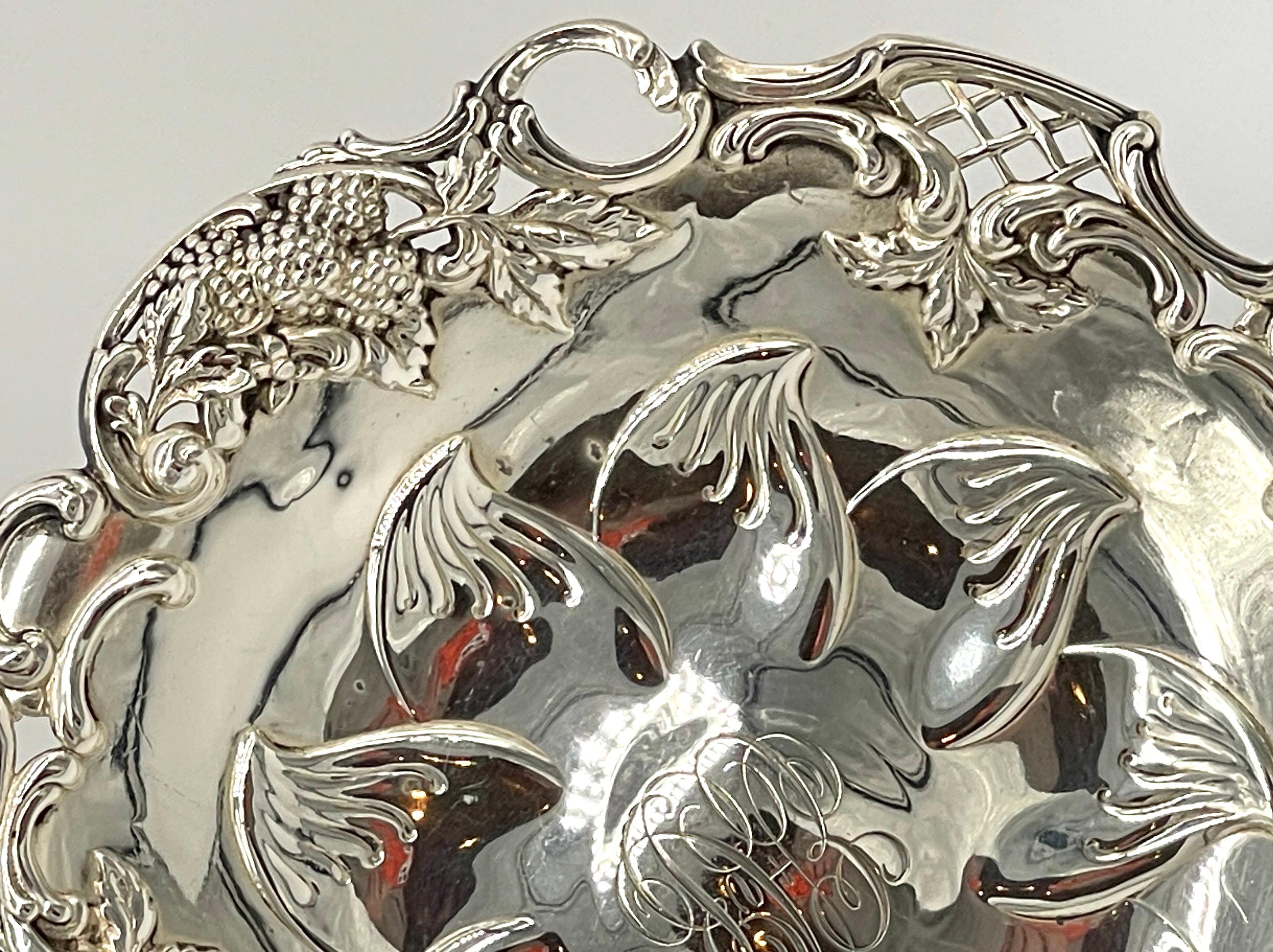 Tiffany & Company Compota/Tazza 'Zarzamora' de Sterling Estadounidense en venta