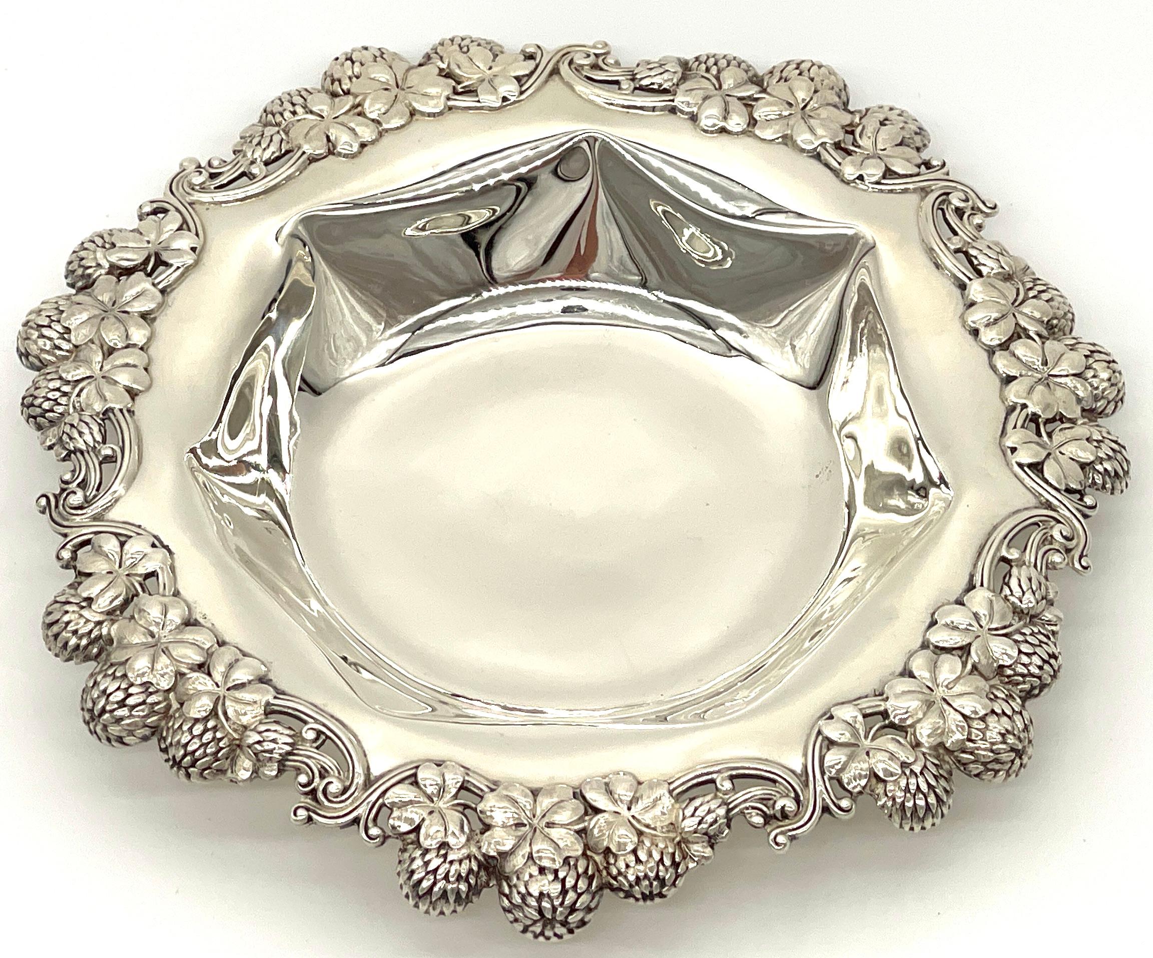 20ième siècle Tiffany & Co. Sous-verre à vin en métal Sterling à motif de trèfle 