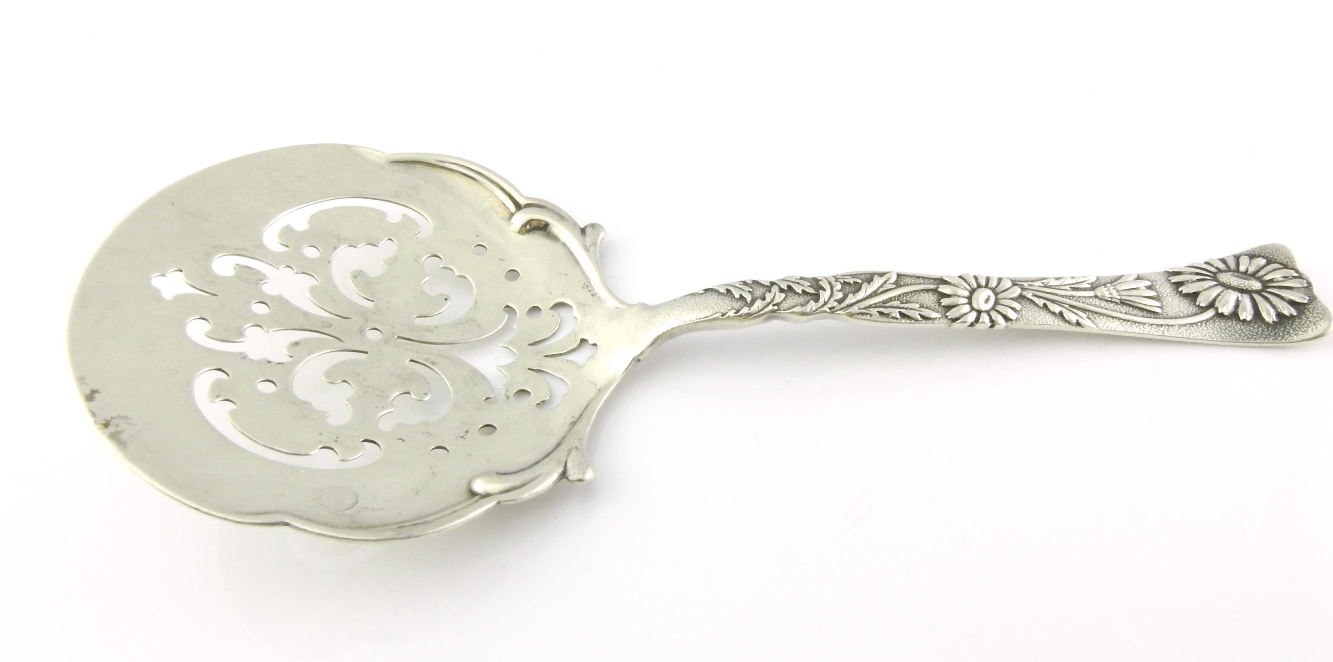 Tiffany & Co. Sterling silver 1872 vine pattern tomato server with daisies

Antique Tiffany & Co. Sterling silver pierced tomato server in the 1872 vine pattern with daisy motif. It is a beautiful piece to add to your collection!

Measurement: