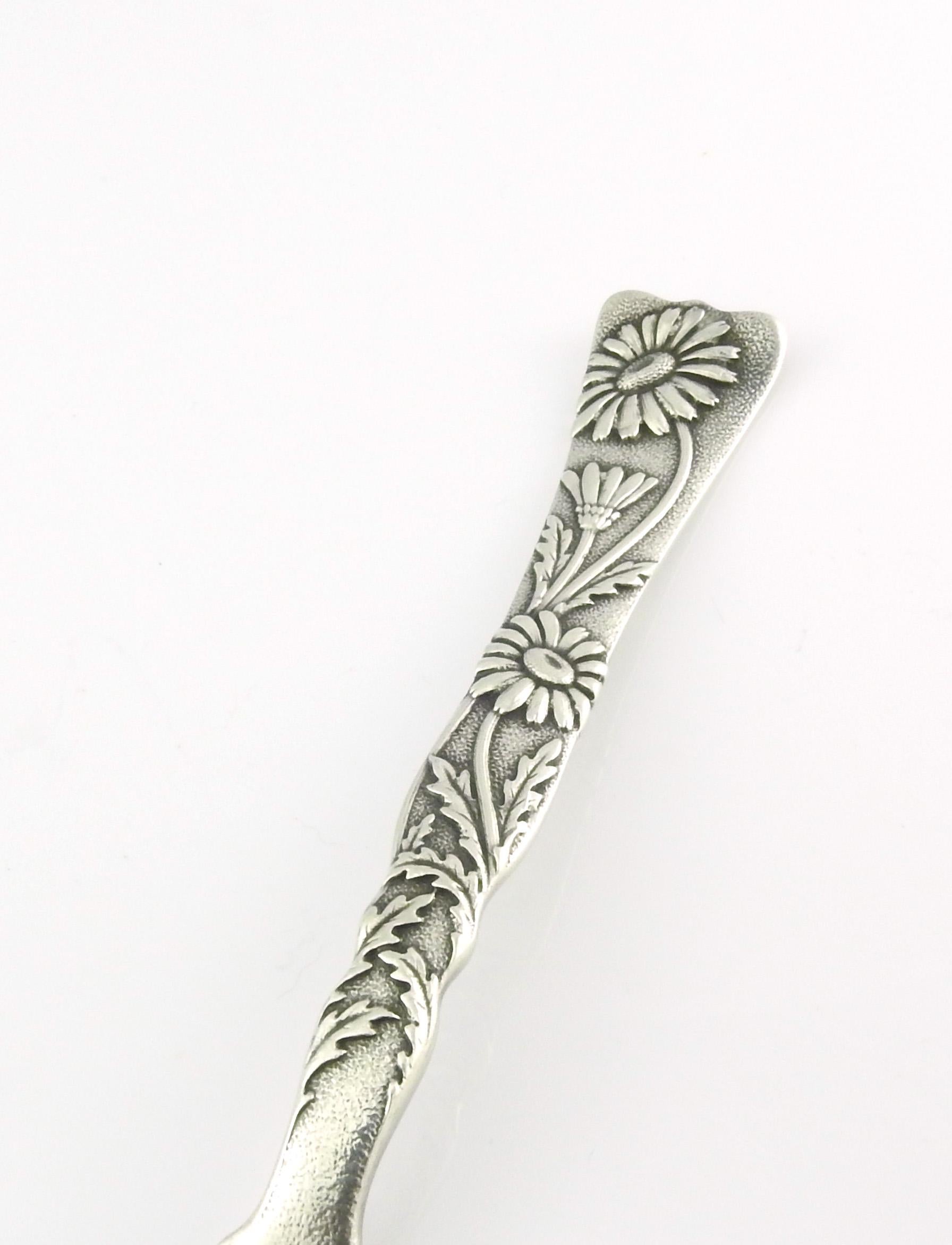 Tiffany & Co. Sterling Silver 1872 Vine Pattern Tomato Server with Daisies In Good Condition In Washington Depot, CT