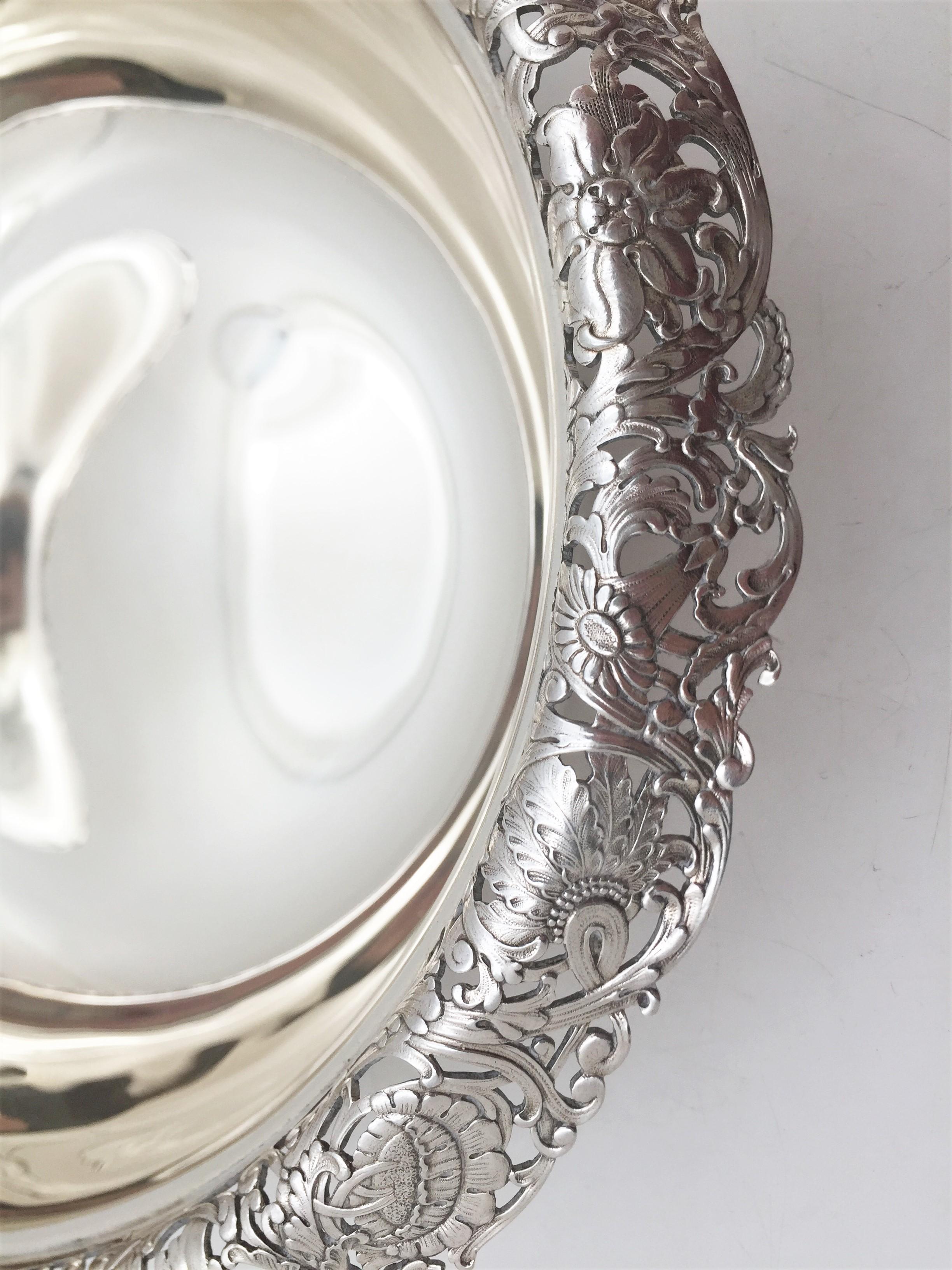 Late 19th Century Tiffany & Co. Sterling Silver 1890s Bowl in Art Nouveau Style For Sale