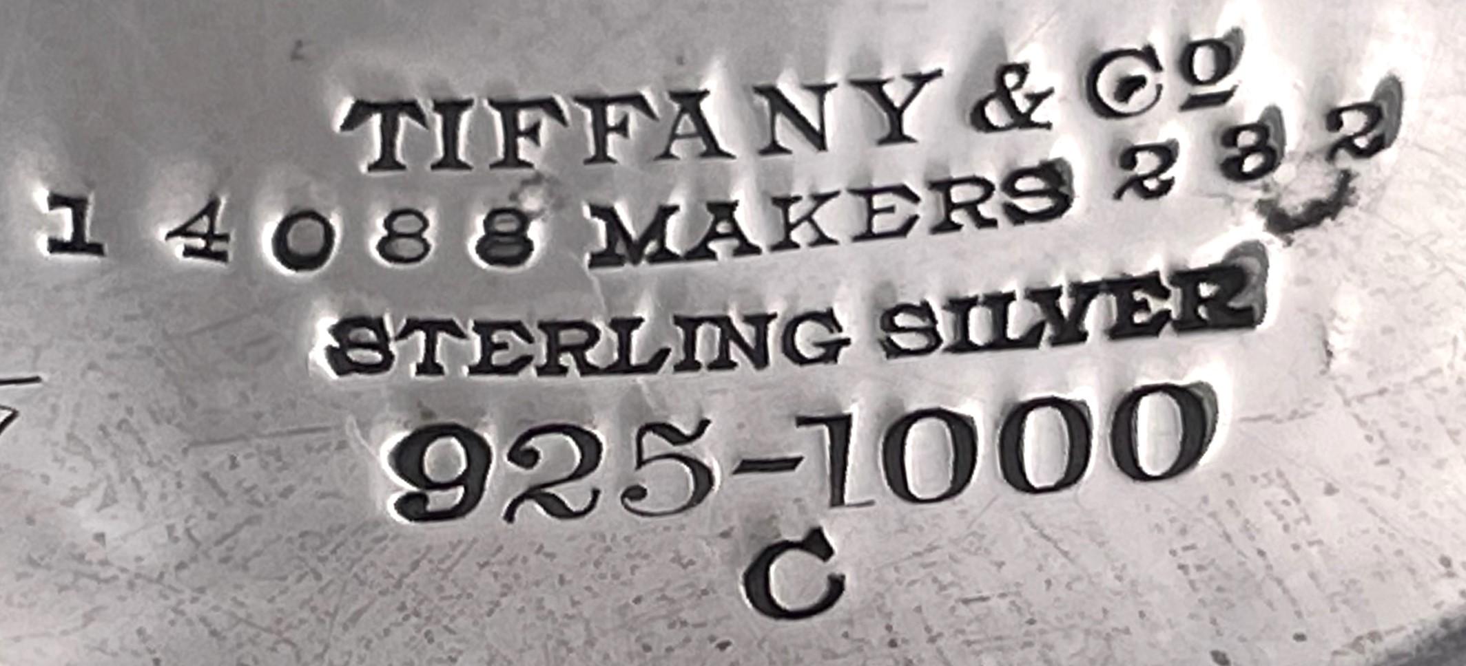 Argent Tiffany & Co. Plat à noix en argent sterling 1899 de style Art Nouveau en vente
