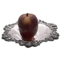Tiffany & Co. Plat à noix en argent sterling 1899 de style Art Nouveau