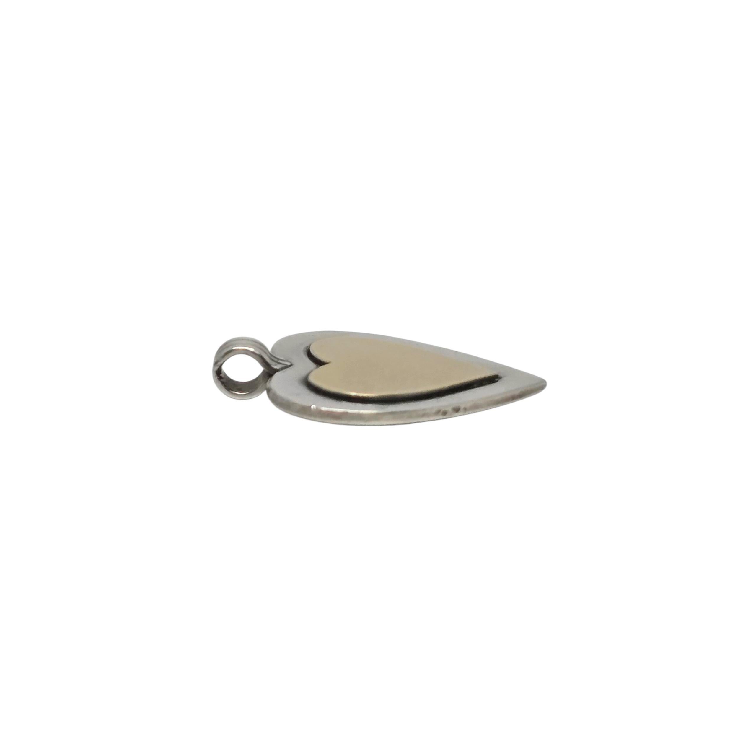 Tiffany & Co. Ciondolo a forma di cuore in argento sterling placcato oro 18 carati #22457 In condizioni buone in vendita a Washington Depot, CT