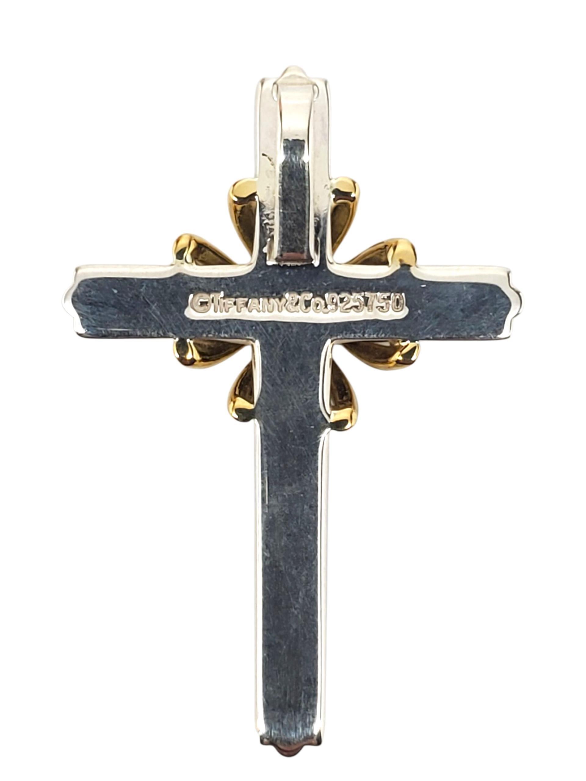 Tiffany & Co. Ciondolo a croce bicolore in argento Sterling 18K #22594 In condizioni buone in vendita a Washington Depot, CT