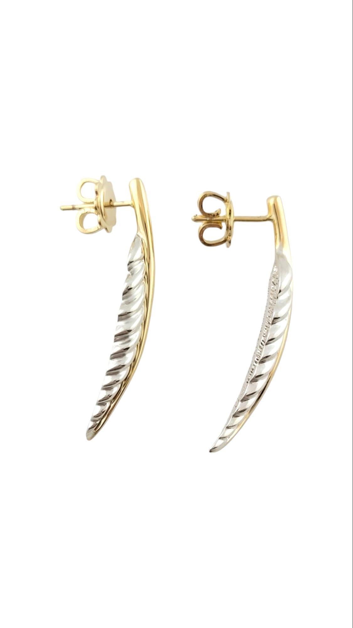 Vintage Tiffany & Co Sterling Silver 18K Yellow Gold Feather Earrings w/ Tiffany Box

This gorgeous set of sterling silver Tiffany & Co. earrings feature beautiful feathers with 18K yellow gold detailing!

Size: 33.55mm X 7.35mm

Weight: 6.81 g/