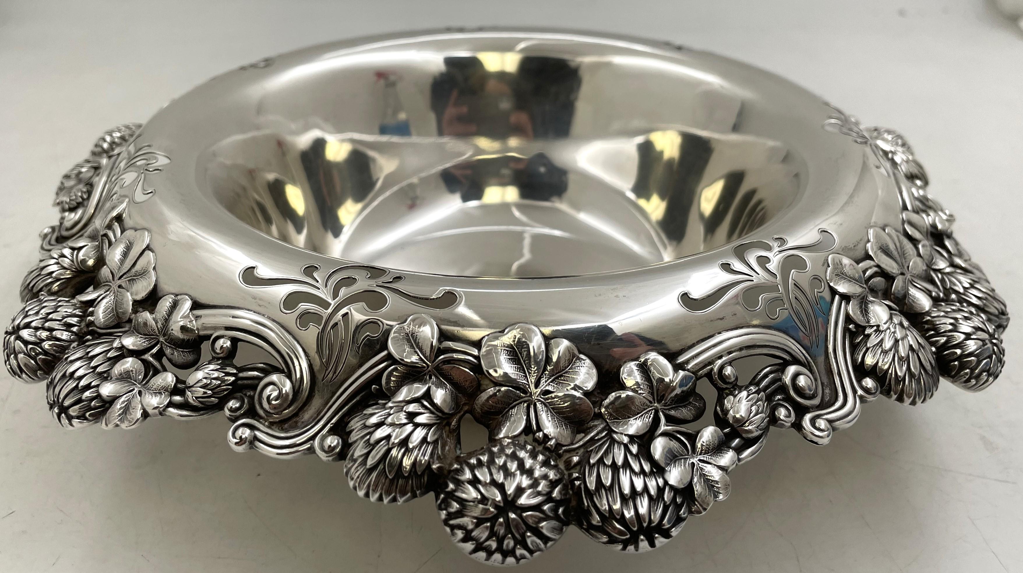 Tiffany & Co. Cuenco Trébol 1903 de plata de ley de estilo Art Nouveau en Bueno estado para la venta en New York, NY