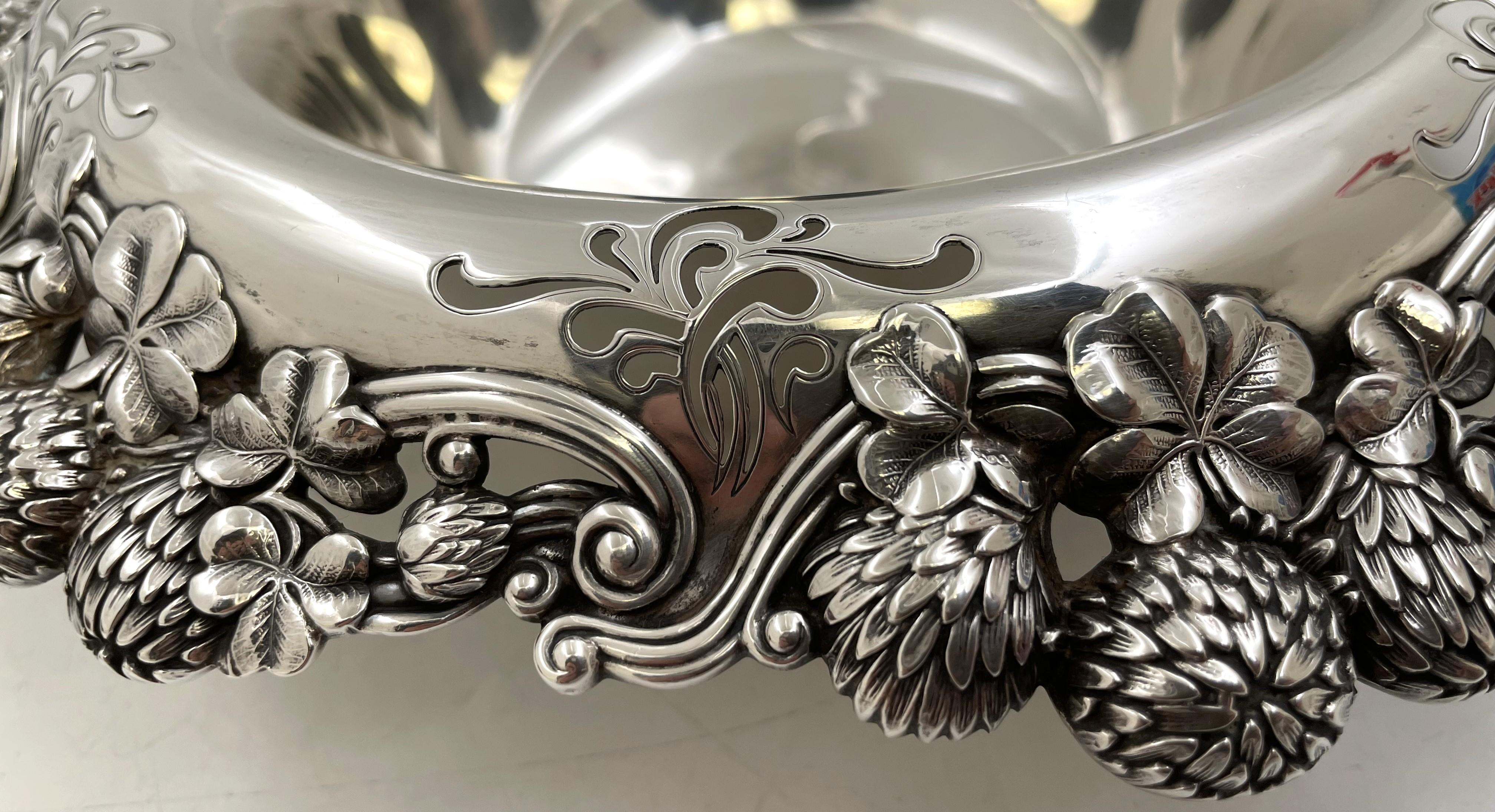 Tiffany & Co. Cuenco Trébol 1903 de plata de ley de estilo Art Nouveau principios del siglo XX en venta